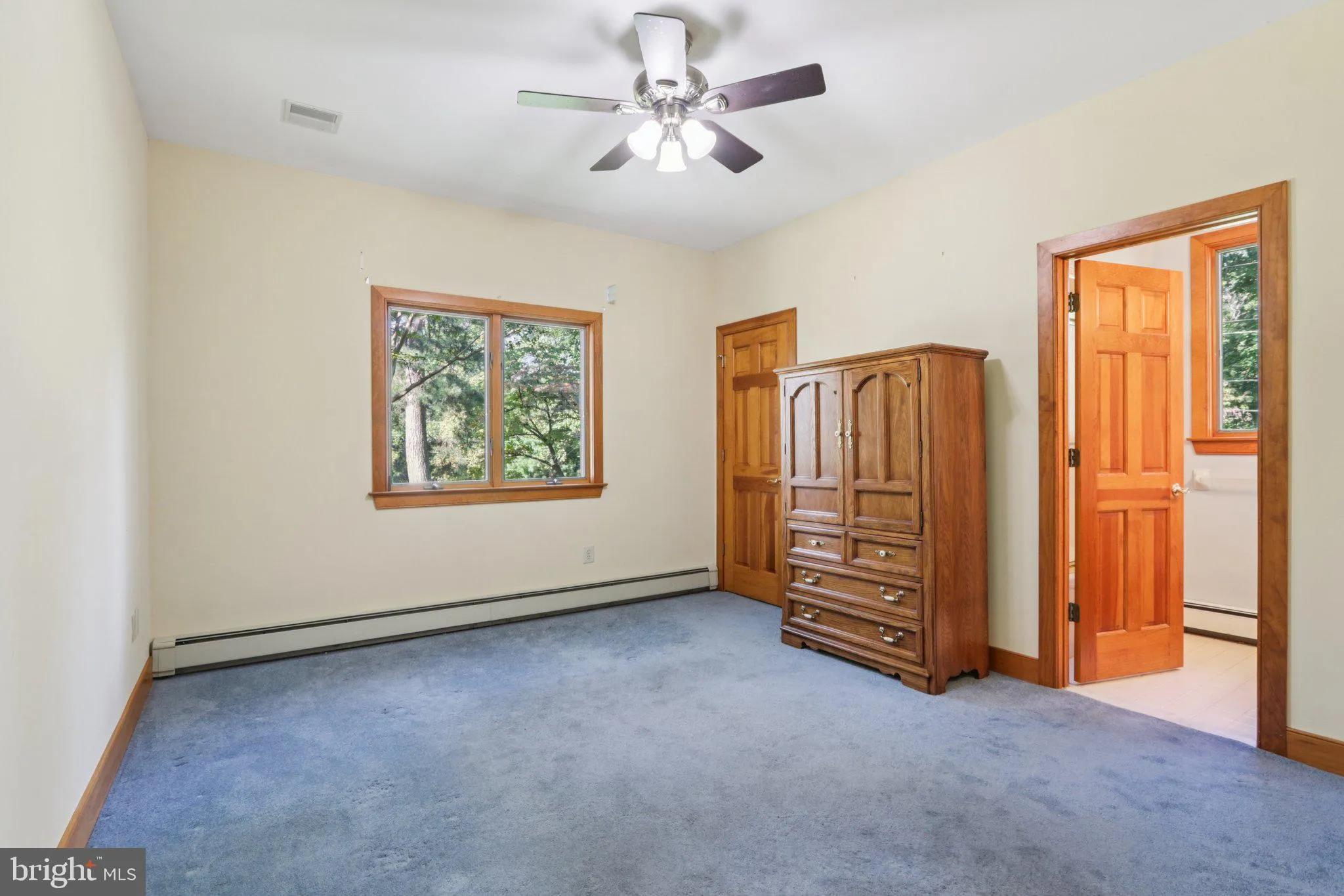 Huntingdon Valley, Pennsylvania 19006, United States, 4 Bedrooms Bedrooms, ,4 BathroomsBathrooms,Residential,Active,211818