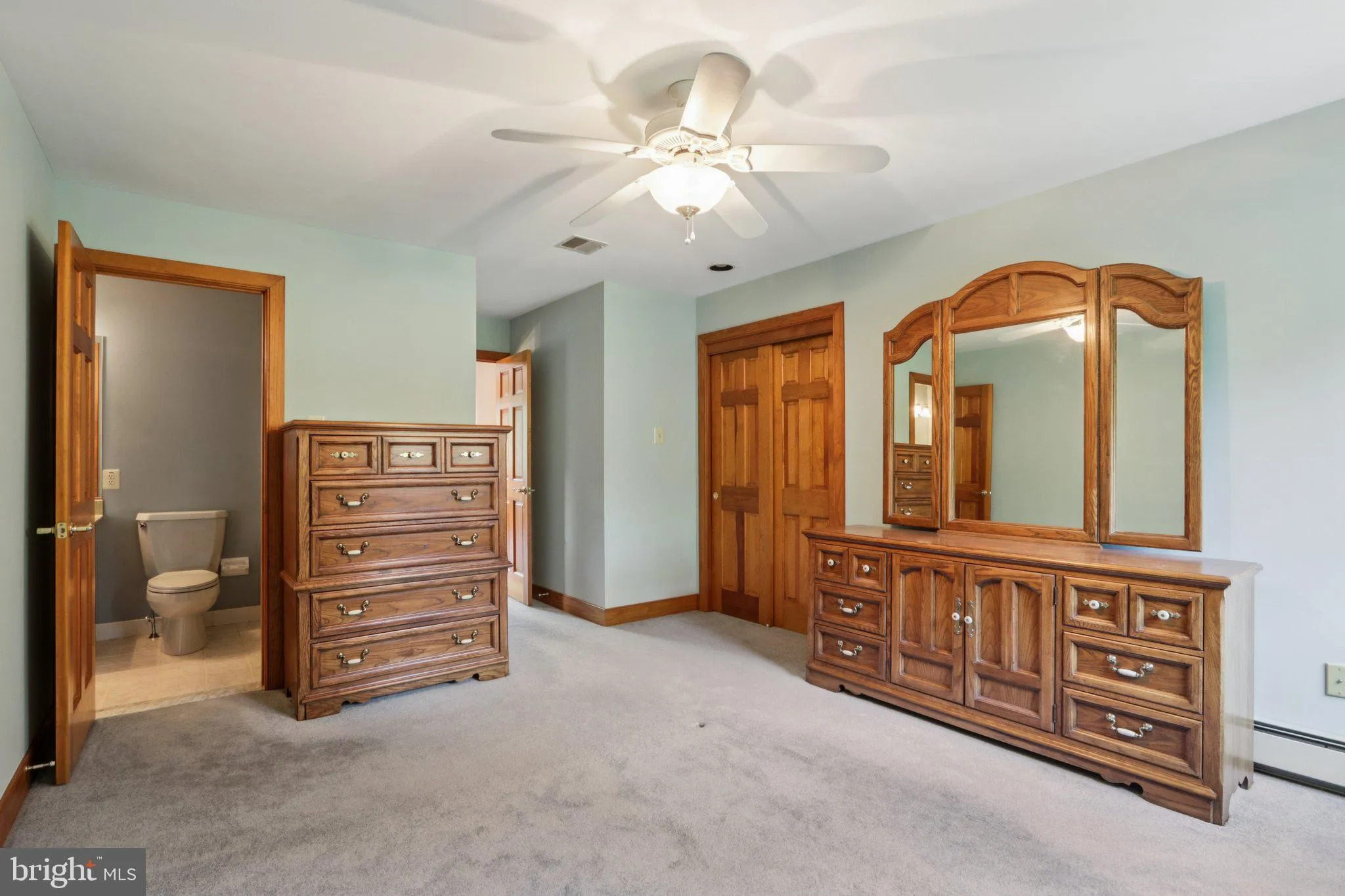 Huntingdon Valley, Pennsylvania 19006, United States, 4 Bedrooms Bedrooms, ,4 BathroomsBathrooms,Residential,Active,211818