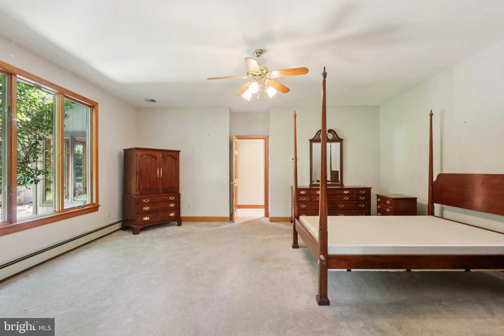 Huntingdon Valley, Pennsylvania 19006, United States, 4 Bedrooms Bedrooms, ,4 BathroomsBathrooms,Residential,Active,211818