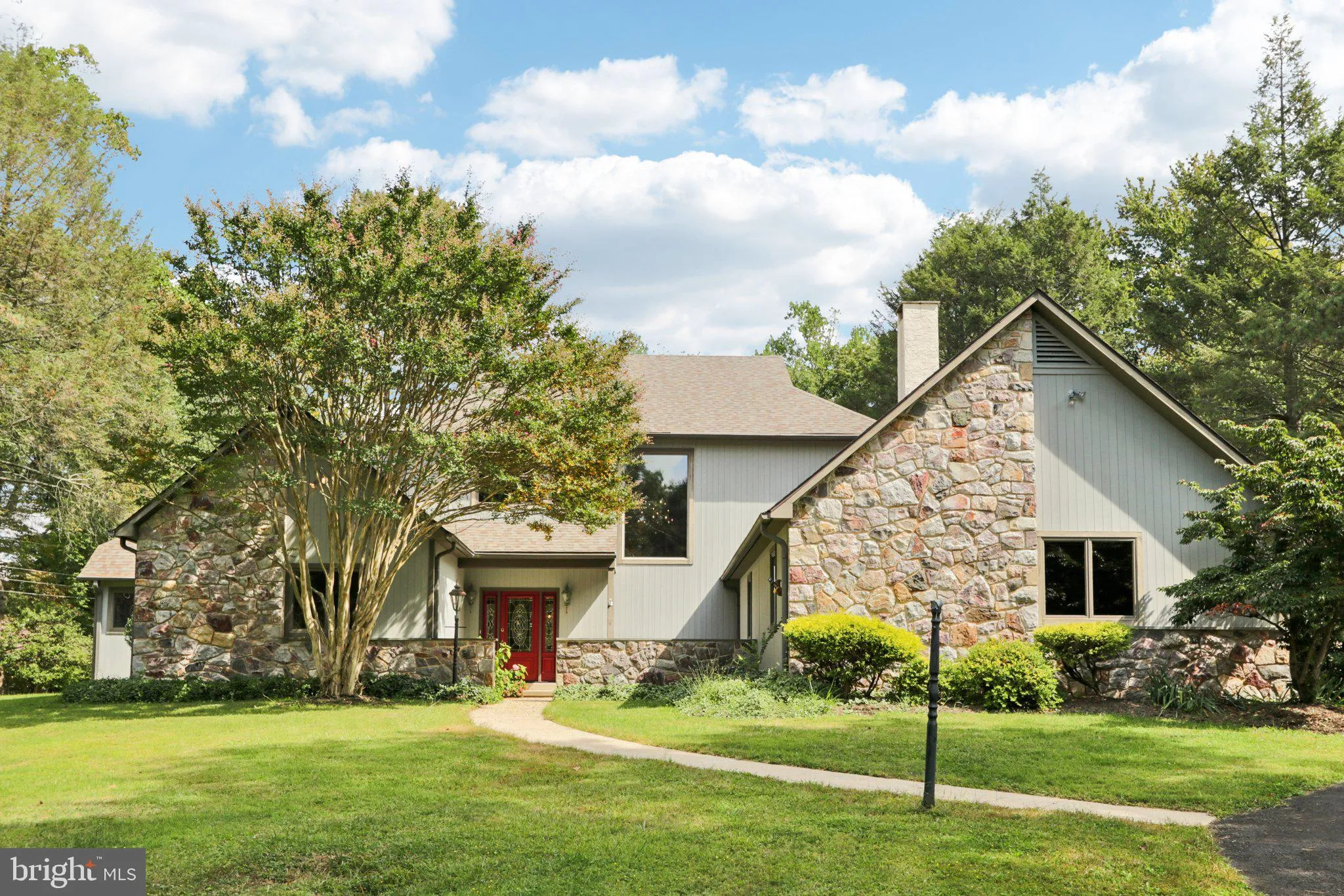 Huntingdon Valley, Pennsylvania 19006, United States, 4 Bedrooms Bedrooms, ,4 BathroomsBathrooms,Residential,Active,211818