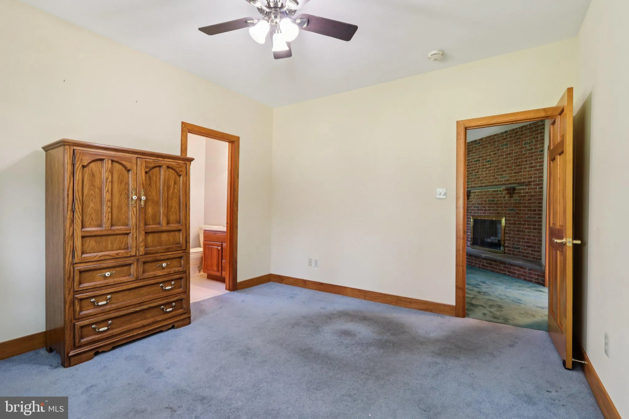 Huntingdon Valley, Pennsylvania 19006, United States, 4 Bedrooms Bedrooms, ,4 BathroomsBathrooms,Residential,Active,211818