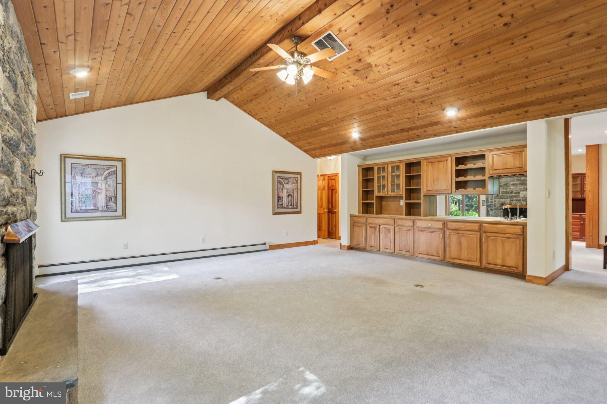 HUNTINGDON VALLEY - Residential