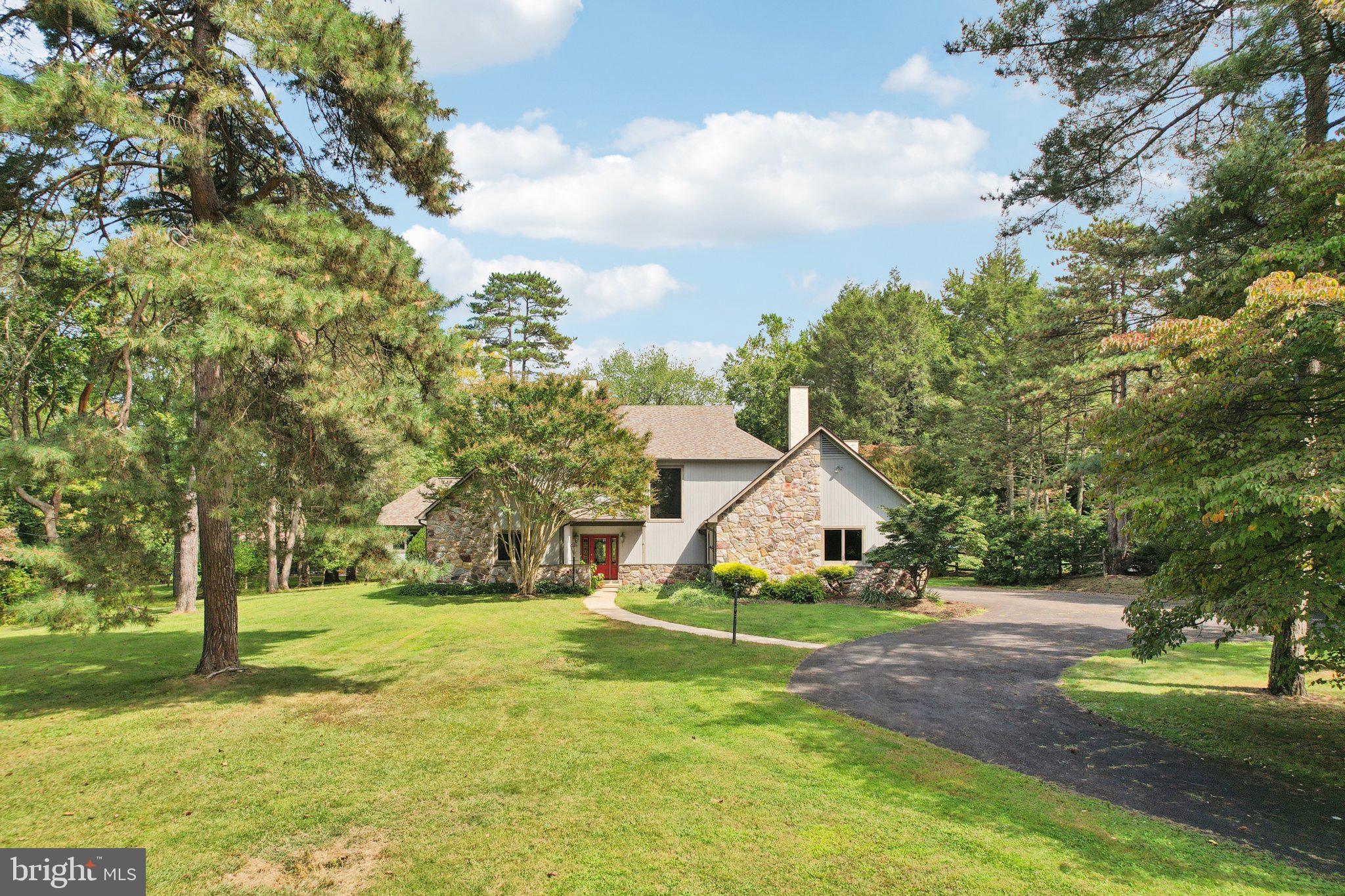 HUNTINGDON VALLEY - Residential