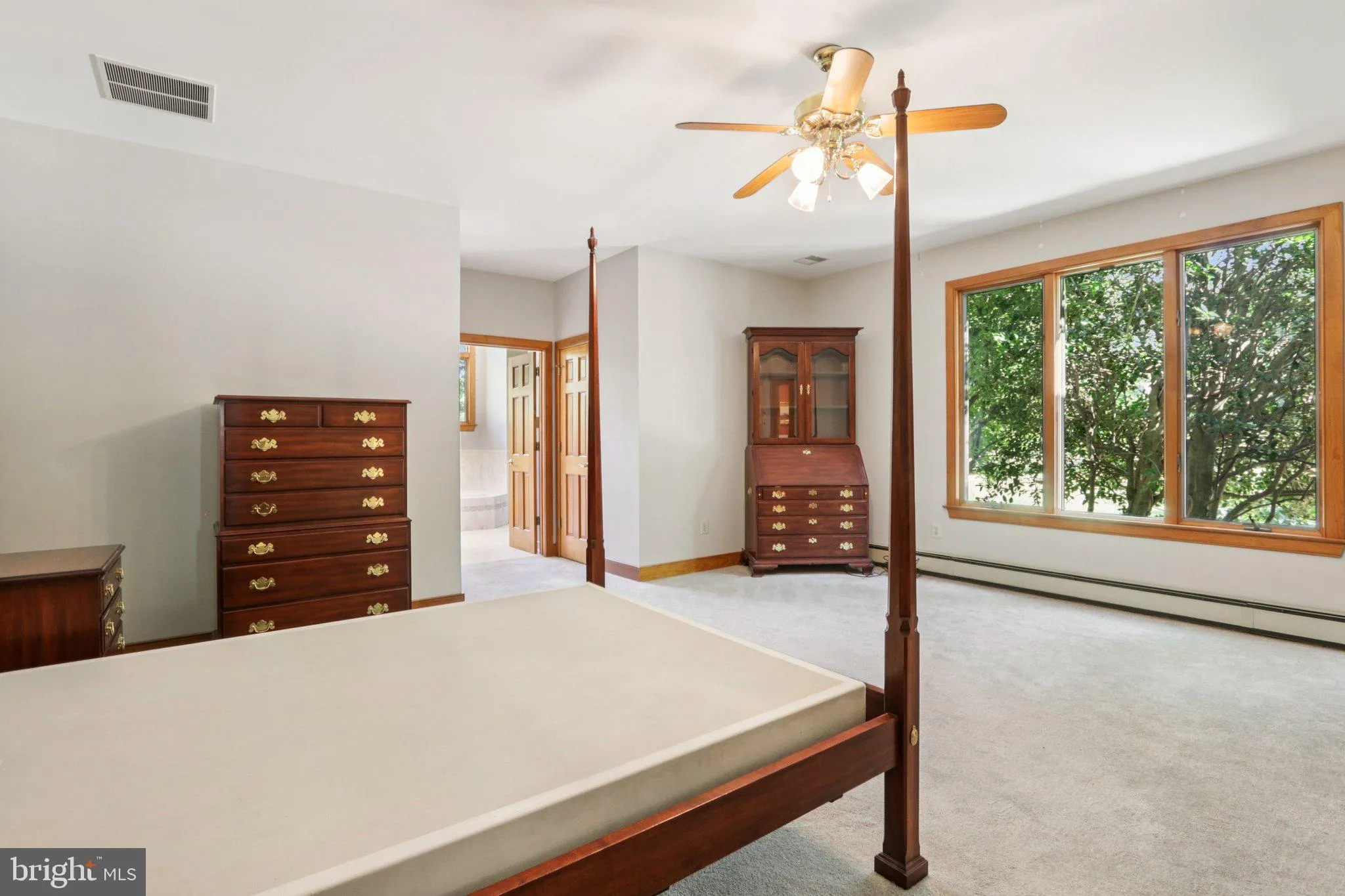 Huntingdon Valley, Pennsylvania 19006, United States, 4 Bedrooms Bedrooms, ,4 BathroomsBathrooms,Residential,Active,211818