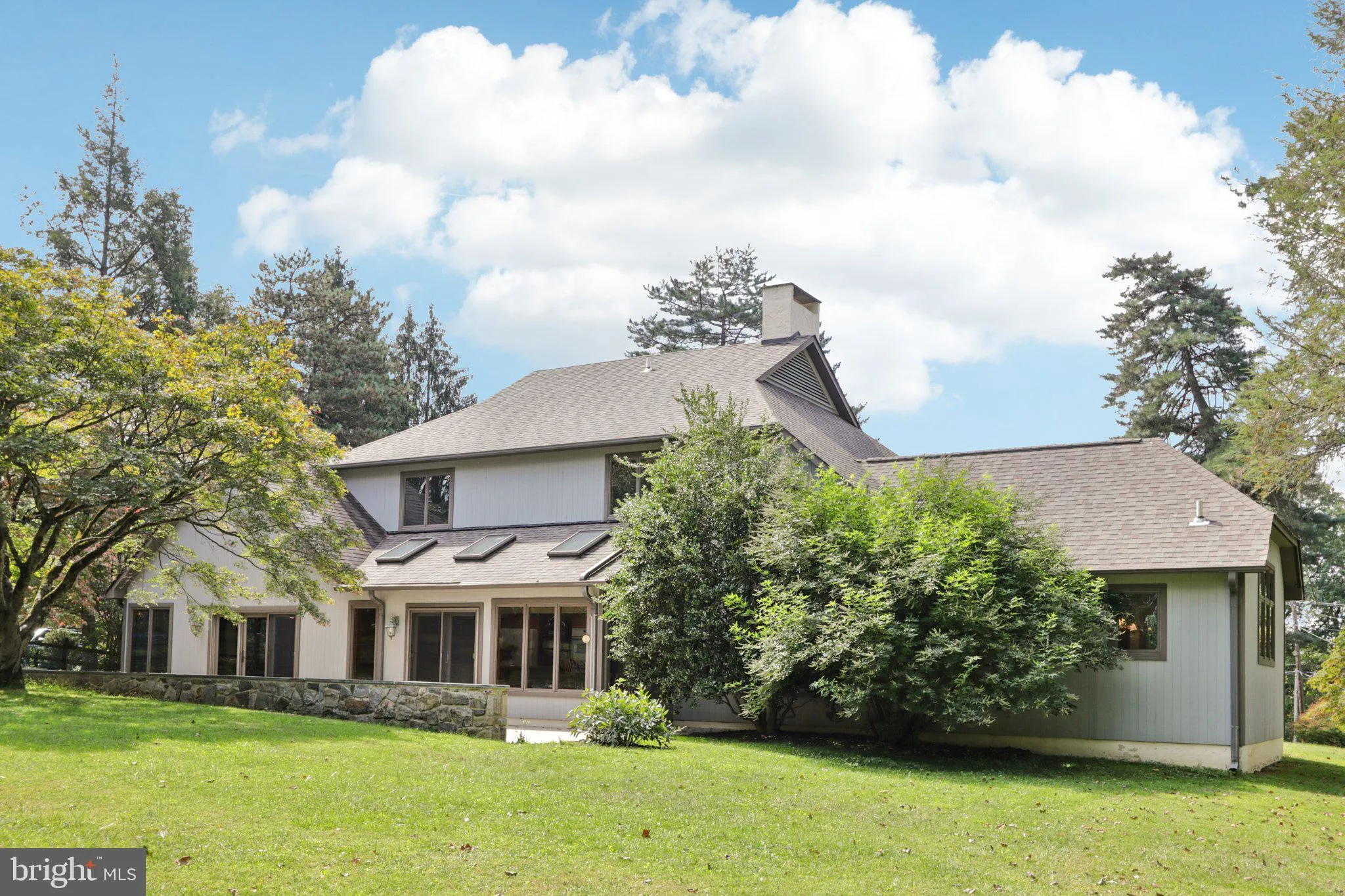 Huntingdon Valley, Pennsylvania 19006, United States, 4 Bedrooms Bedrooms, ,4 BathroomsBathrooms,Residential,Active,211818