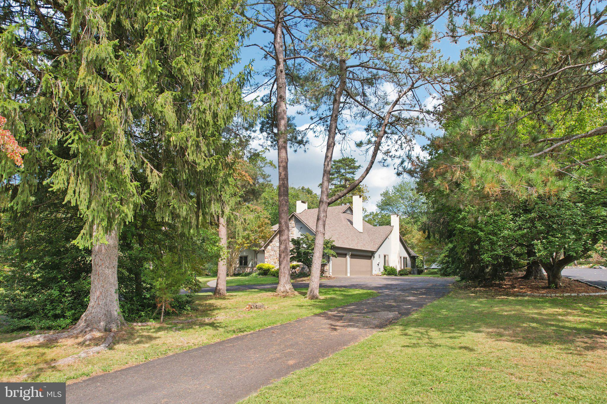 HUNTINGDON VALLEY - Residential