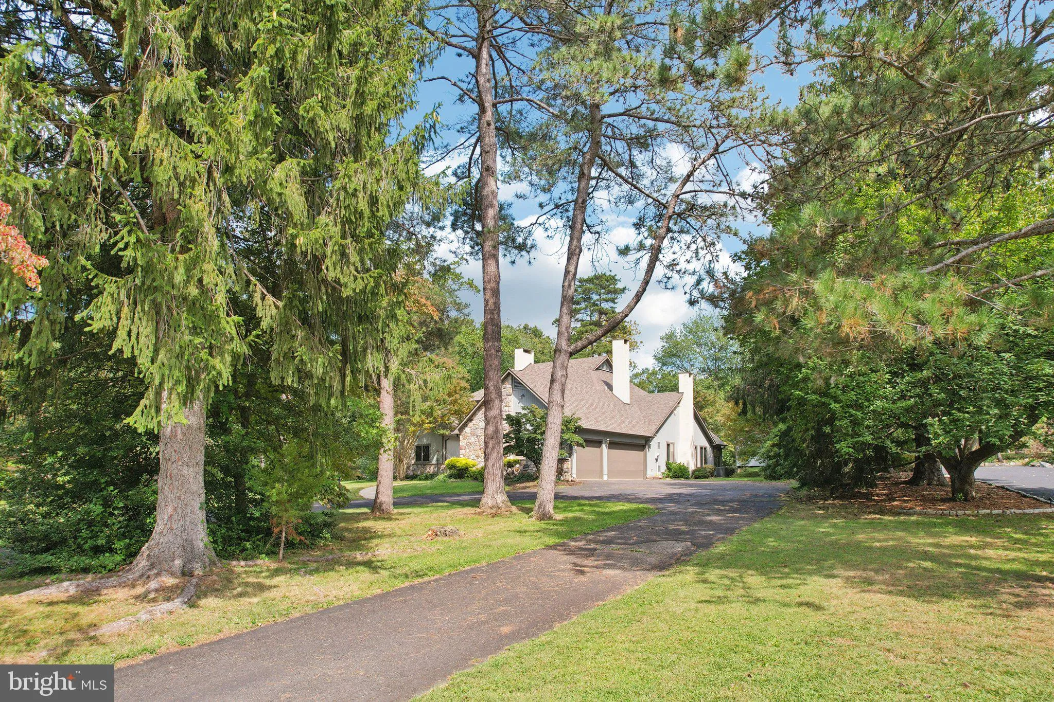 Huntingdon Valley, Pennsylvania 19006, United States, 4 Bedrooms Bedrooms, ,4 BathroomsBathrooms,Residential,Active,211818