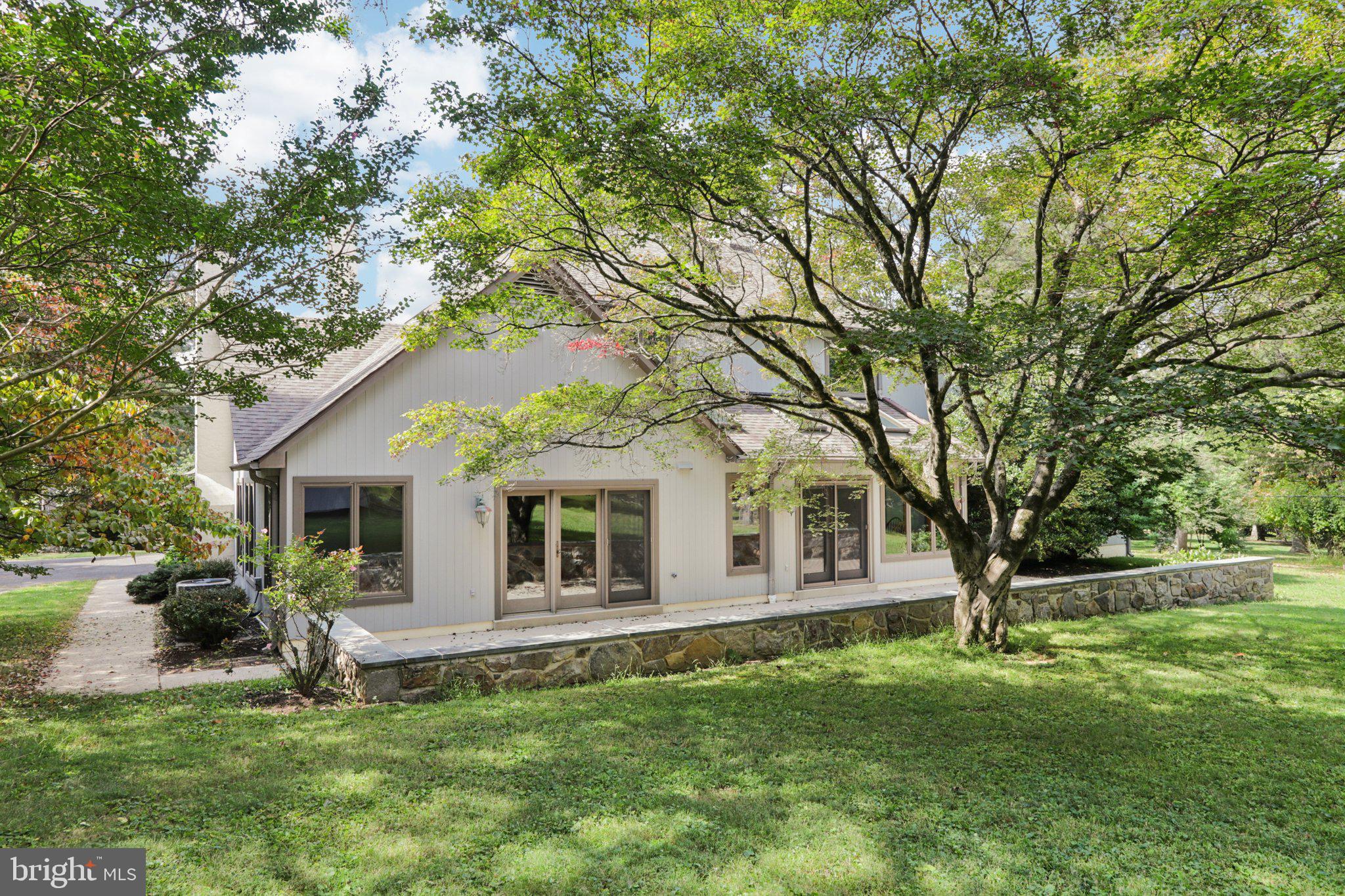 HUNTINGDON VALLEY - Residential