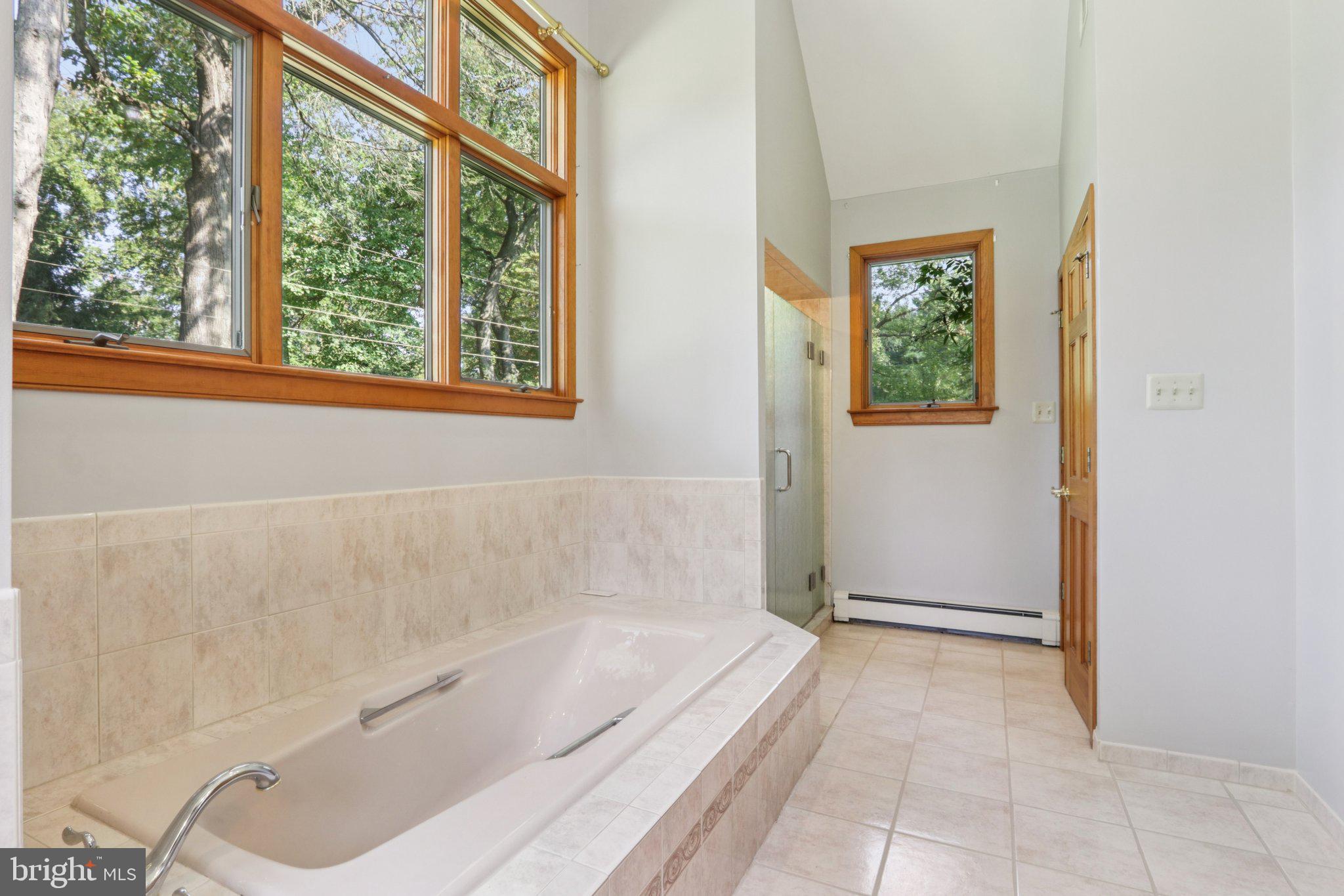 HUNTINGDON VALLEY - Residential