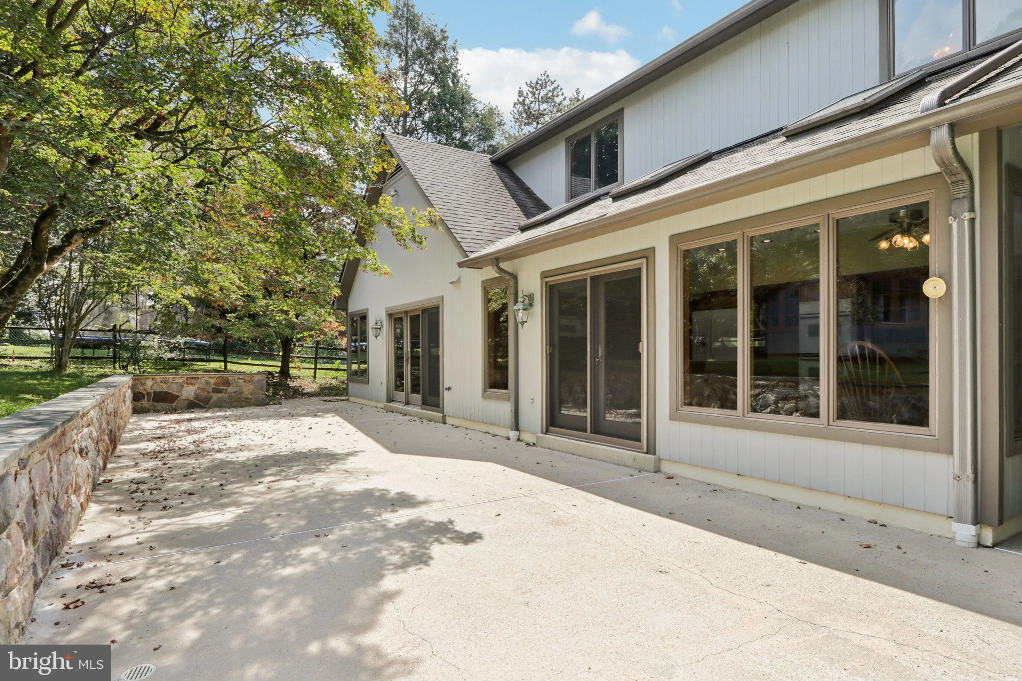 Huntingdon Valley, Pennsylvania 19006, United States, 4 Bedrooms Bedrooms, ,4 BathroomsBathrooms,Residential,Active,211818