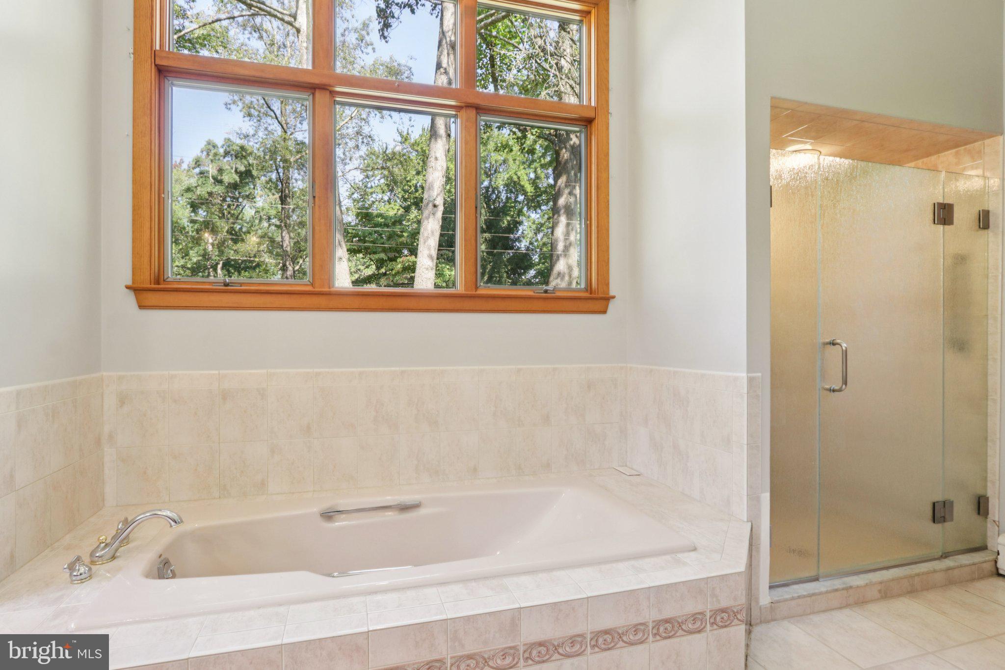 HUNTINGDON VALLEY - Residential