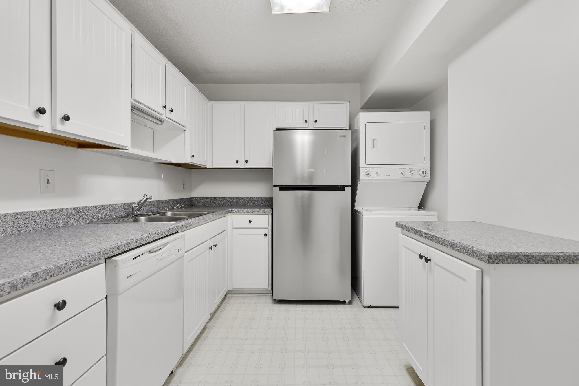 GREENS AT LEISURE WORLD - Residential