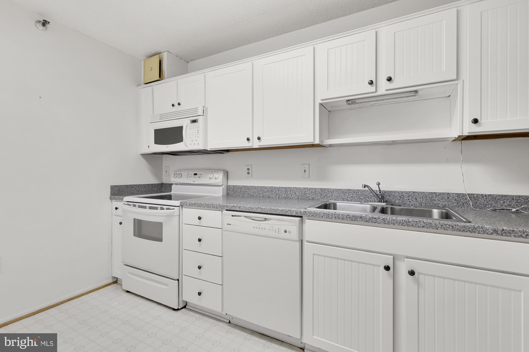 GREENS AT LEISURE WORLD - Residential