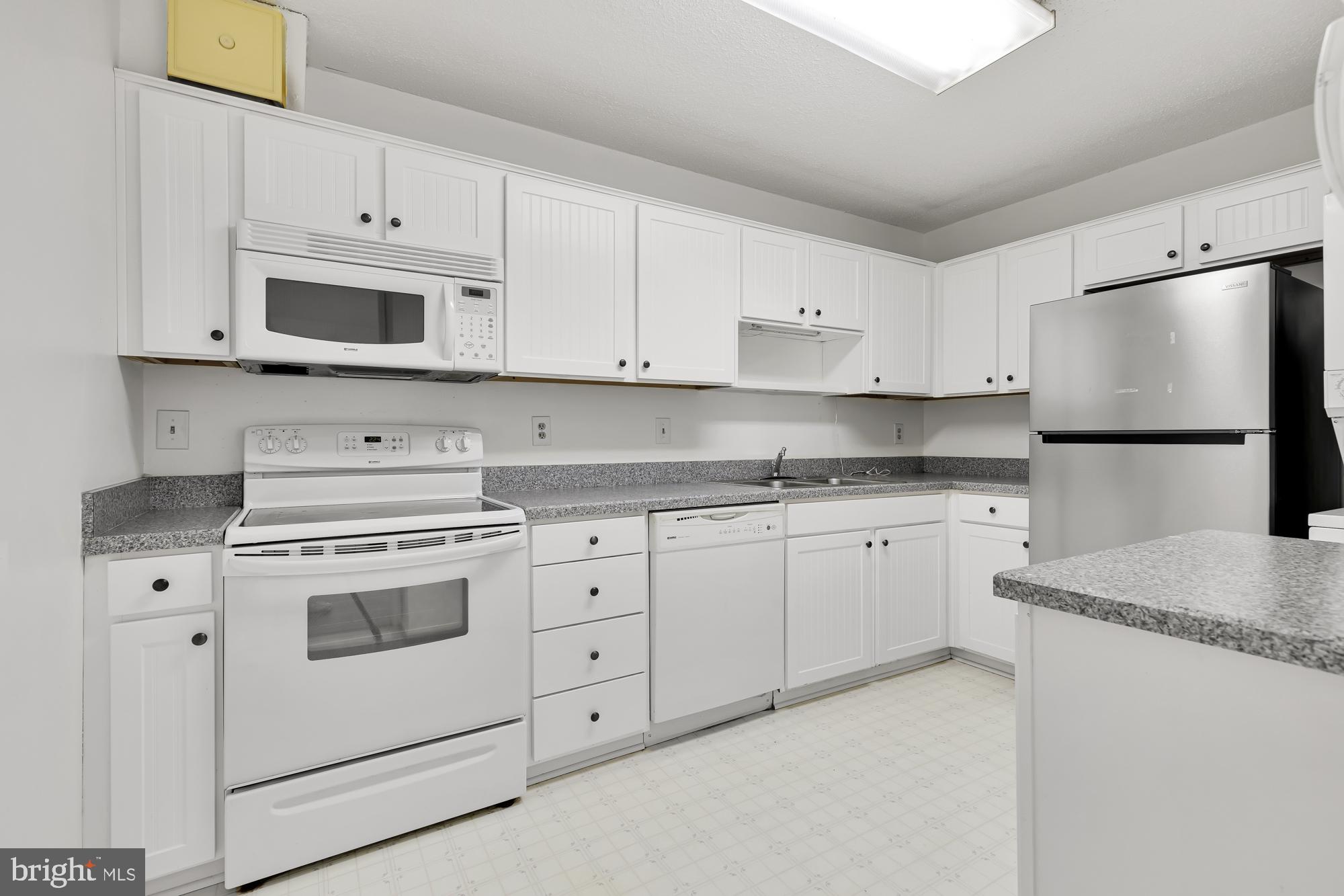 GREENS AT LEISURE WORLD - Residential