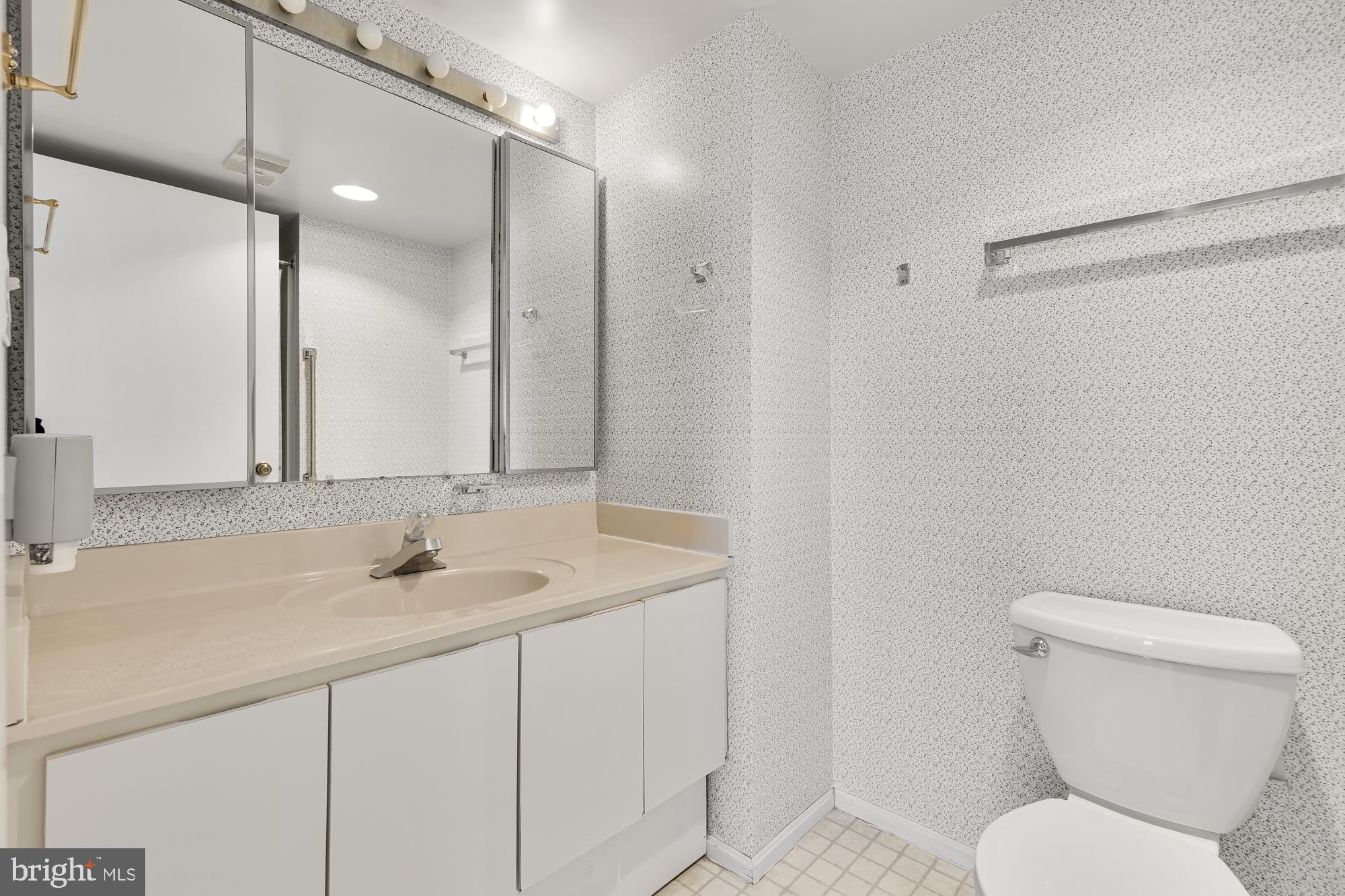 GREENS AT LEISURE WORLD - Residential