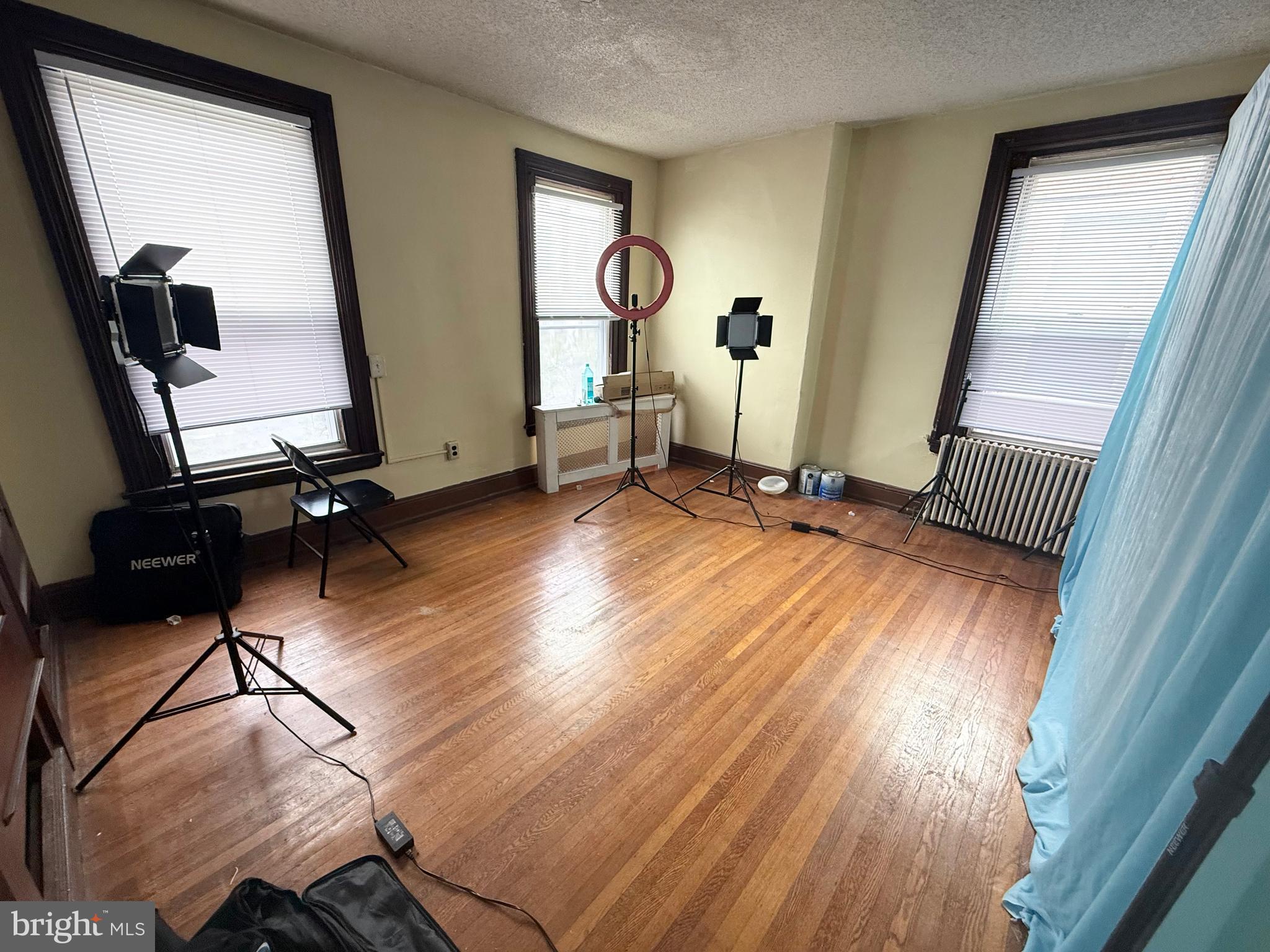 ELMWOOD PARK - Residential Lease