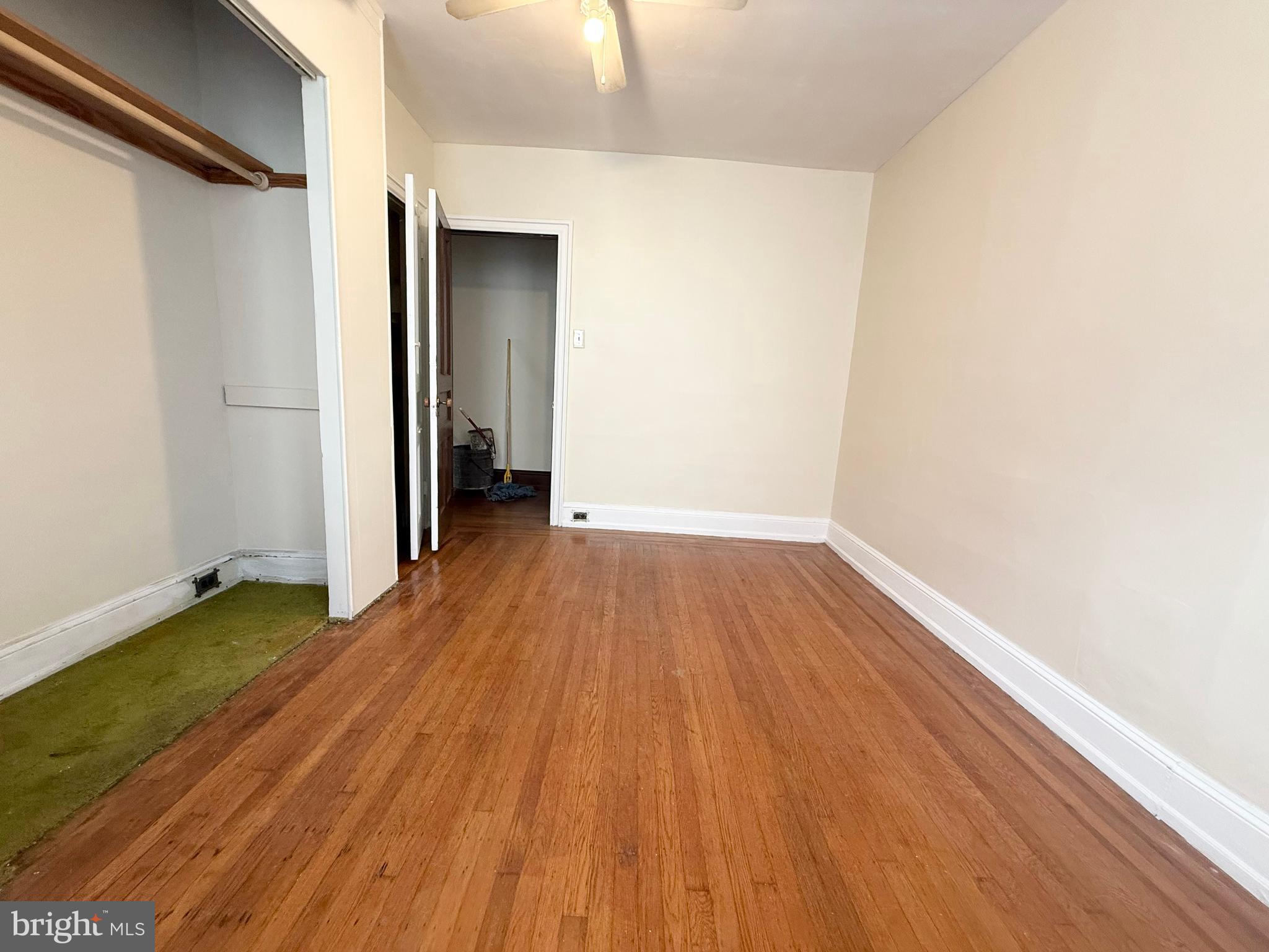 ELMWOOD PARK - Residential Lease