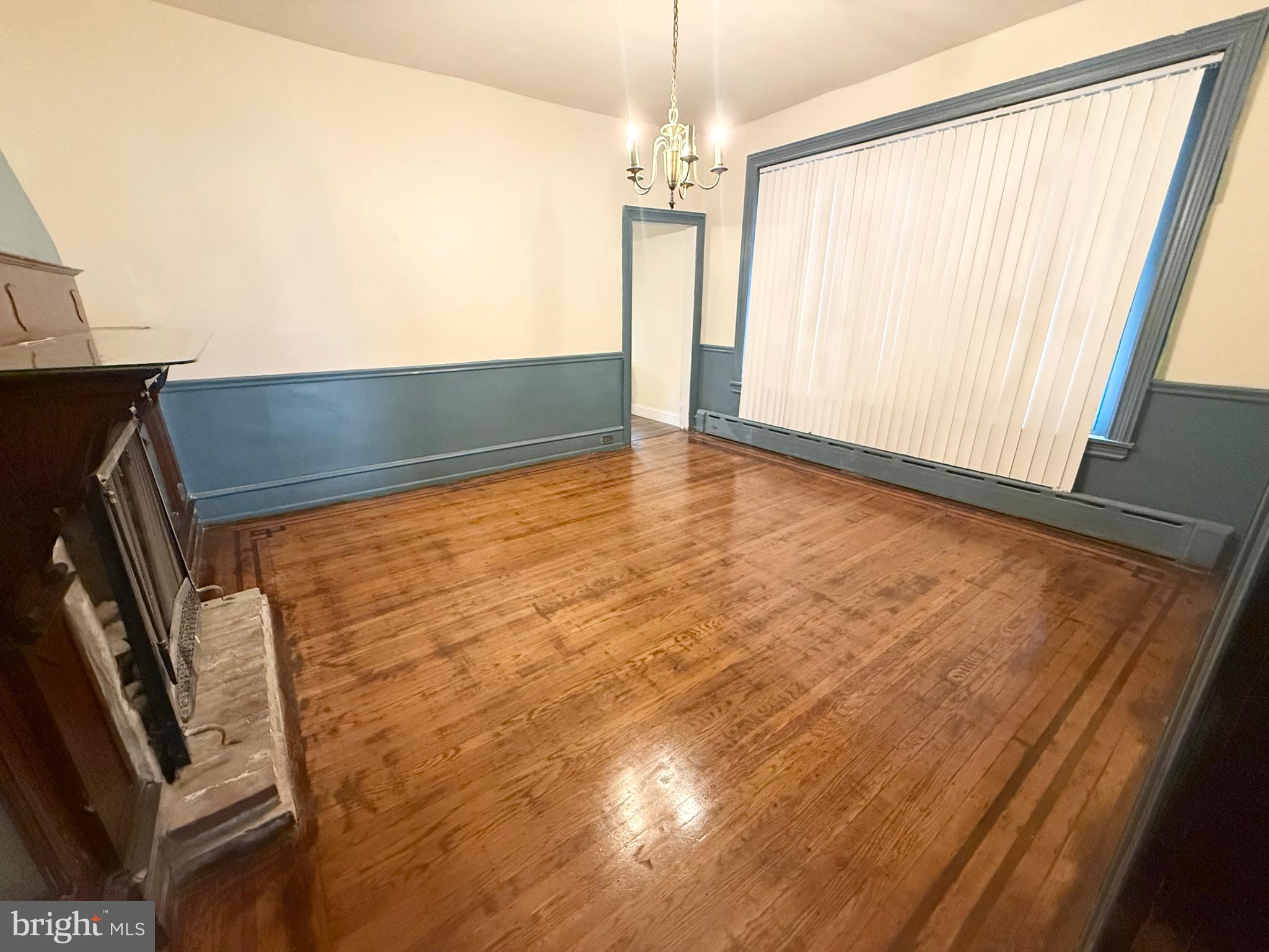 ELMWOOD PARK - Residential Lease