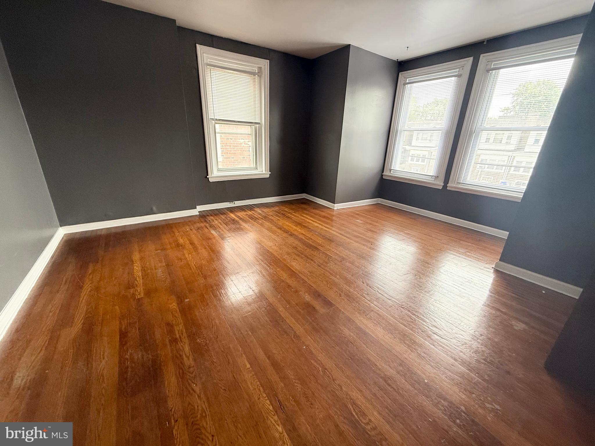 ELMWOOD PARK - Residential Lease