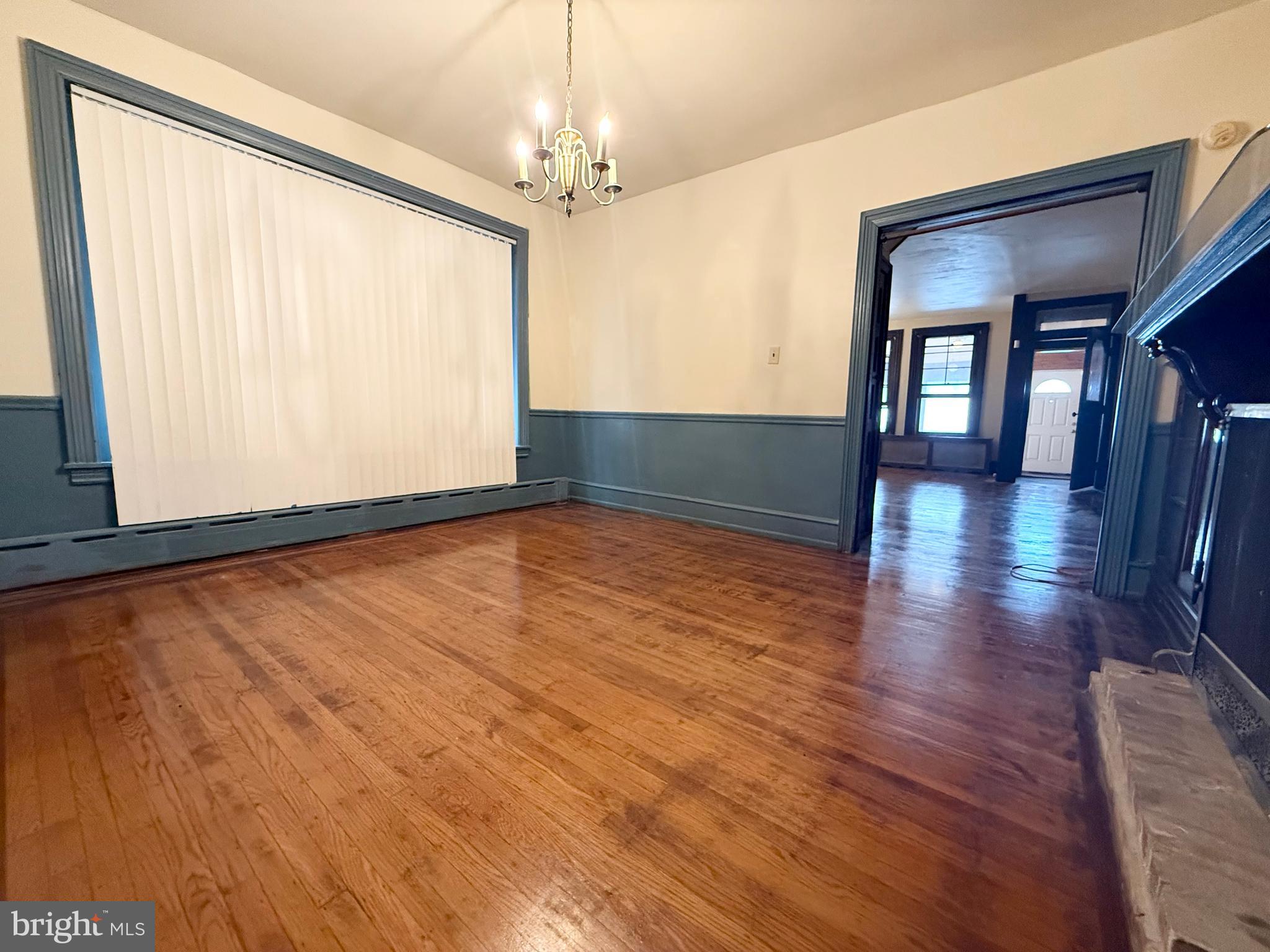 ELMWOOD PARK - Residential Lease