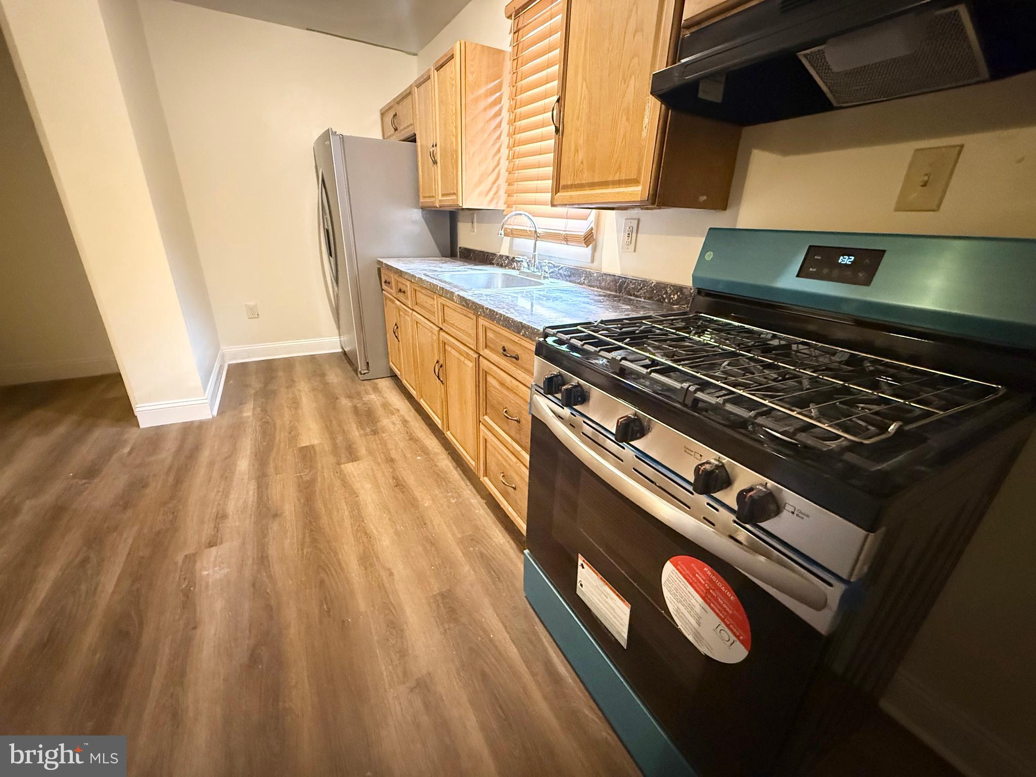 ELMWOOD PARK - Residential Lease