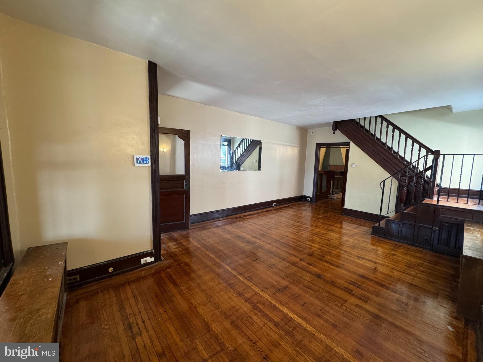 ELMWOOD PARK - Residential Lease