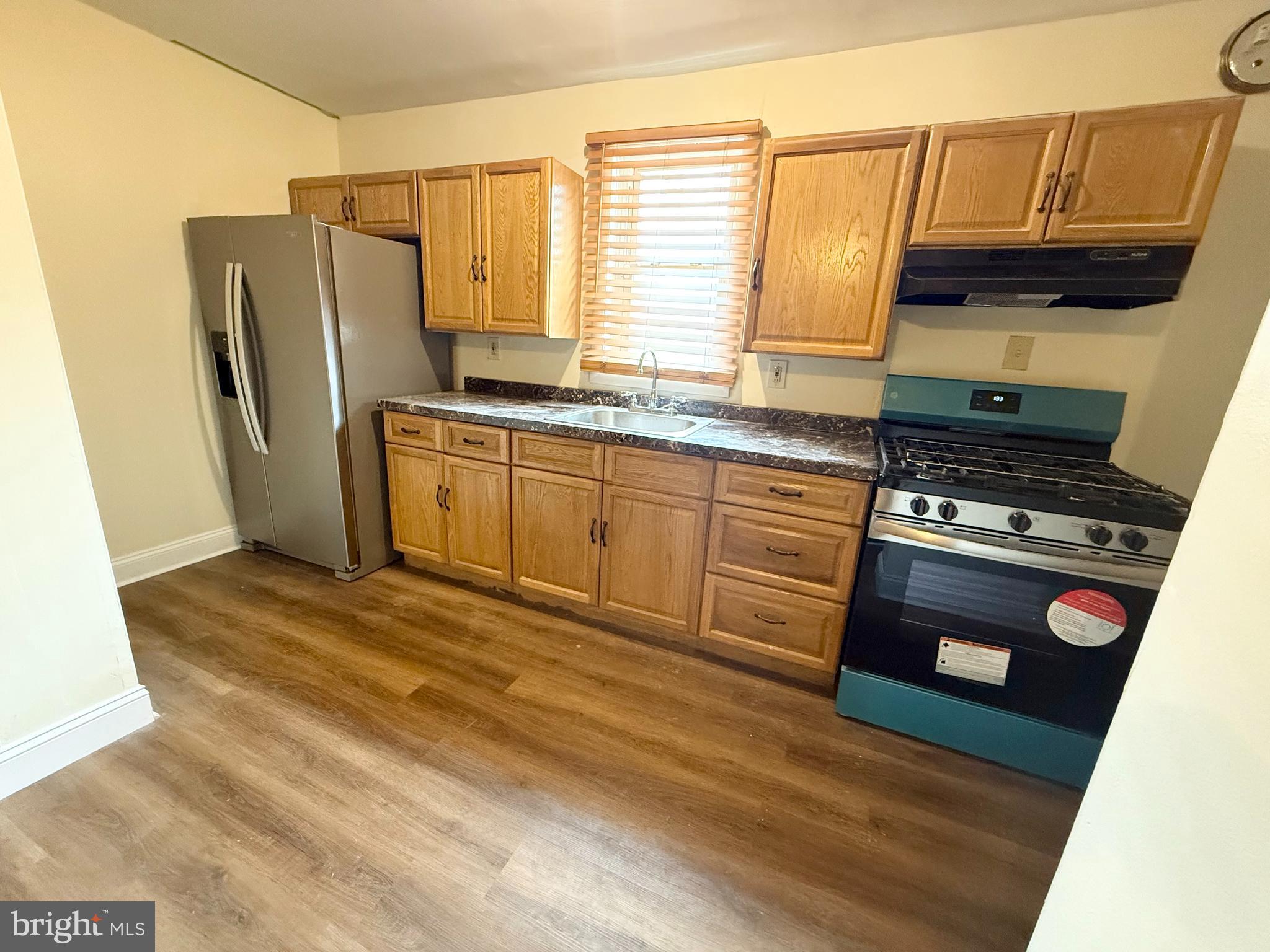 ELMWOOD PARK - Residential Lease