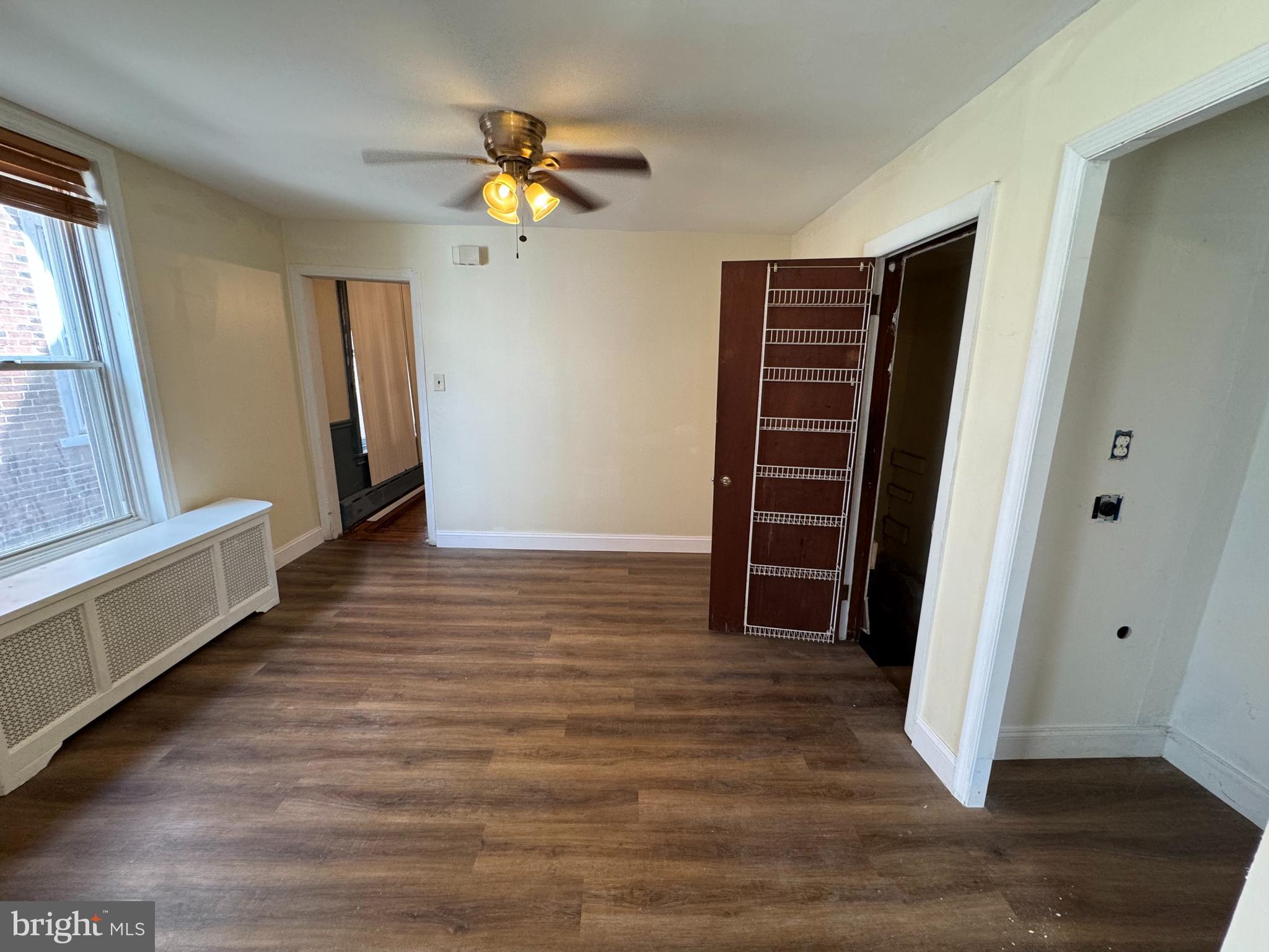 ELMWOOD PARK - Residential Lease