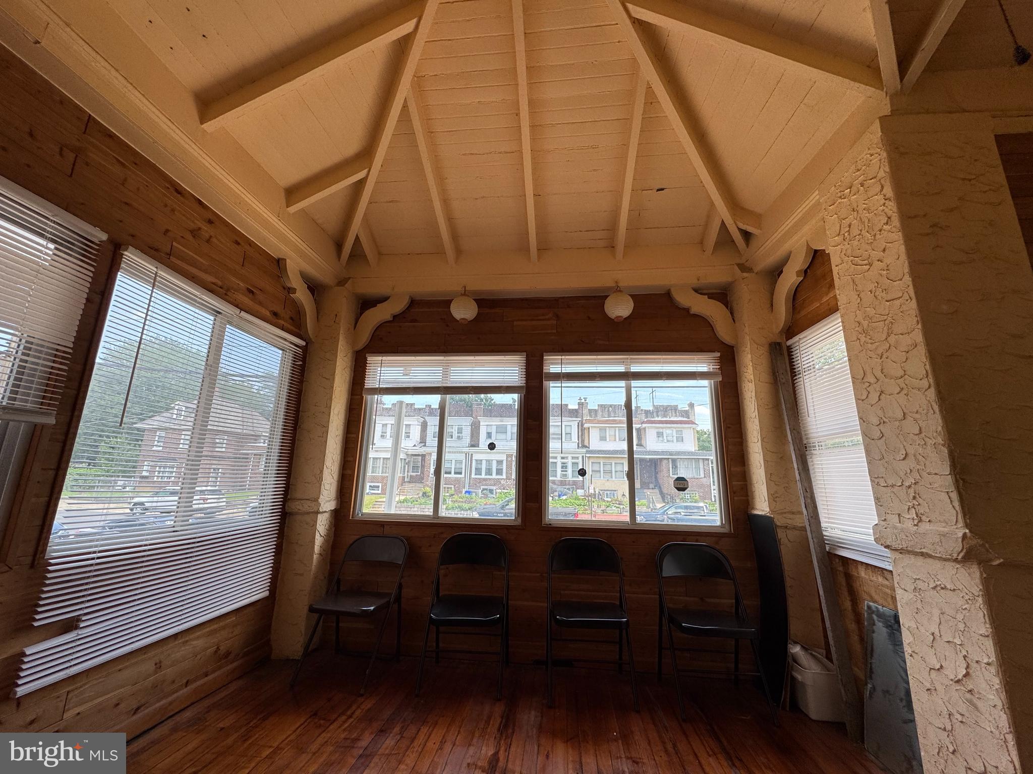 ELMWOOD PARK - Residential Lease