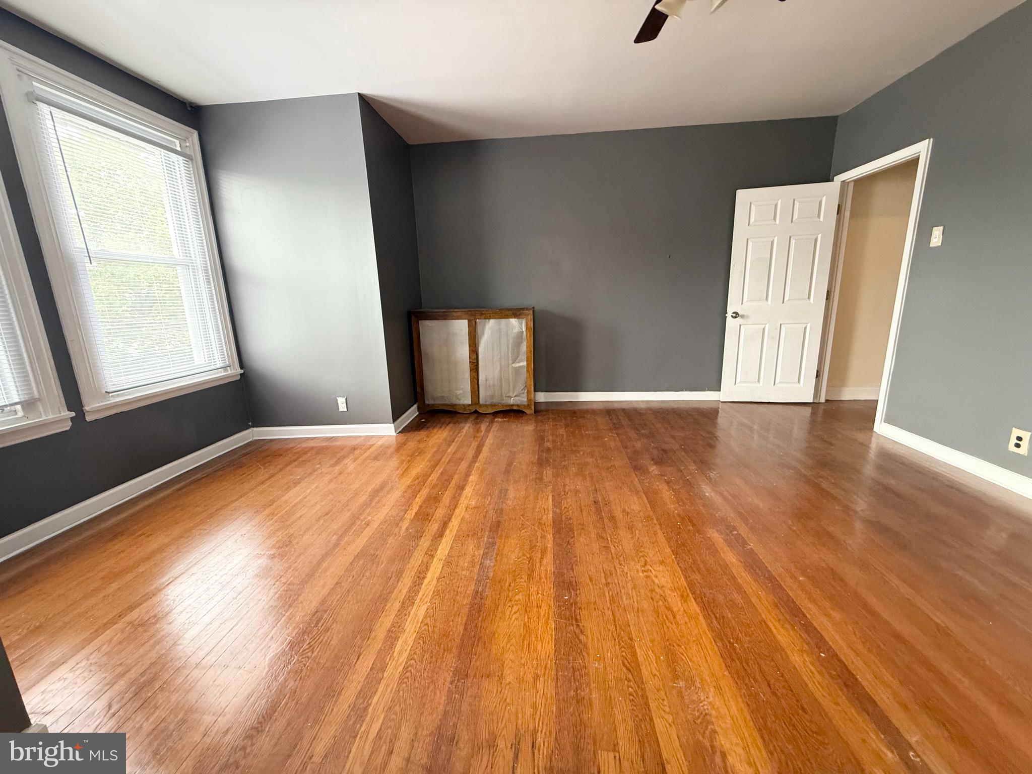 ELMWOOD PARK - Residential Lease