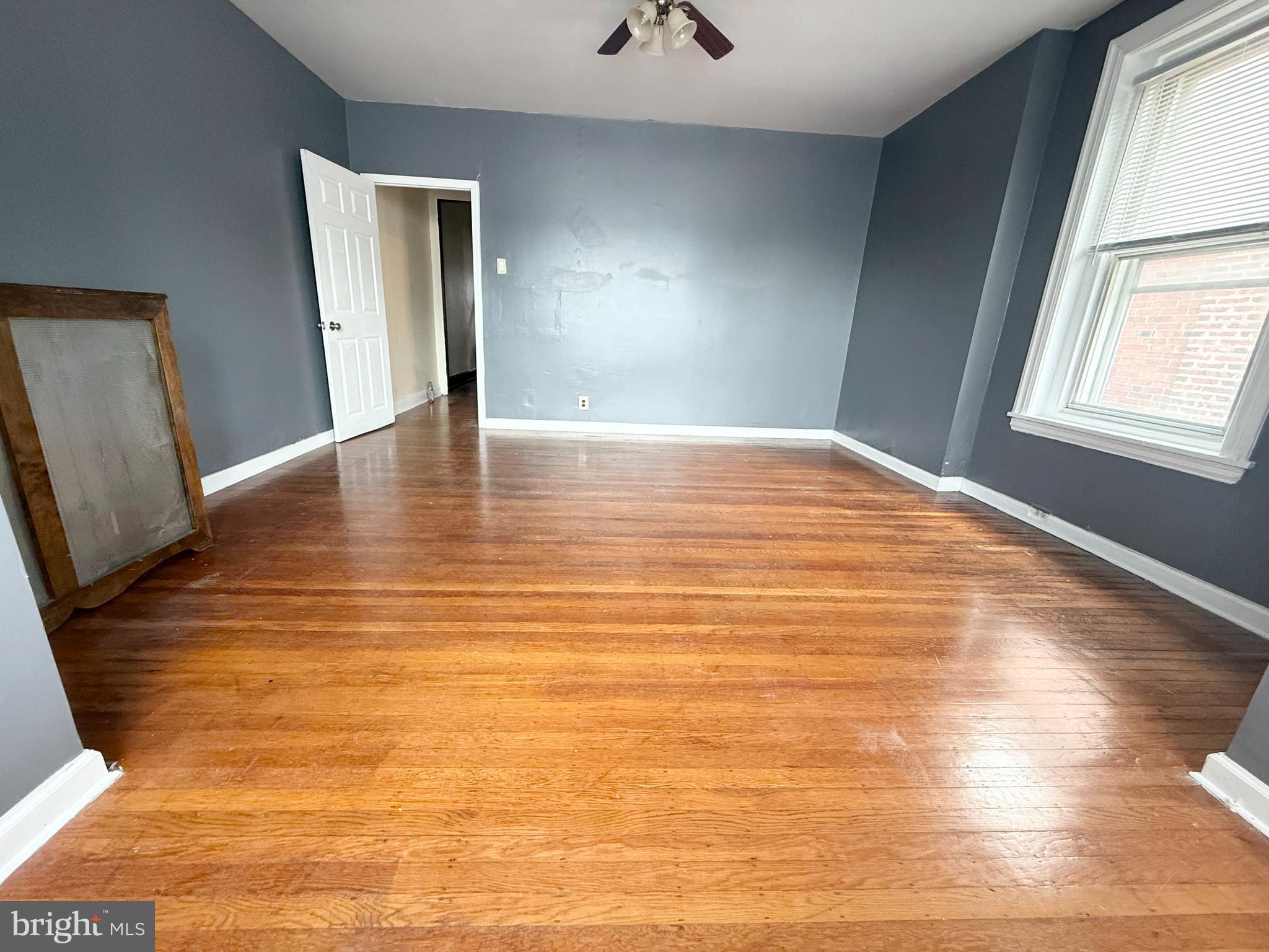 ELMWOOD PARK - Residential Lease