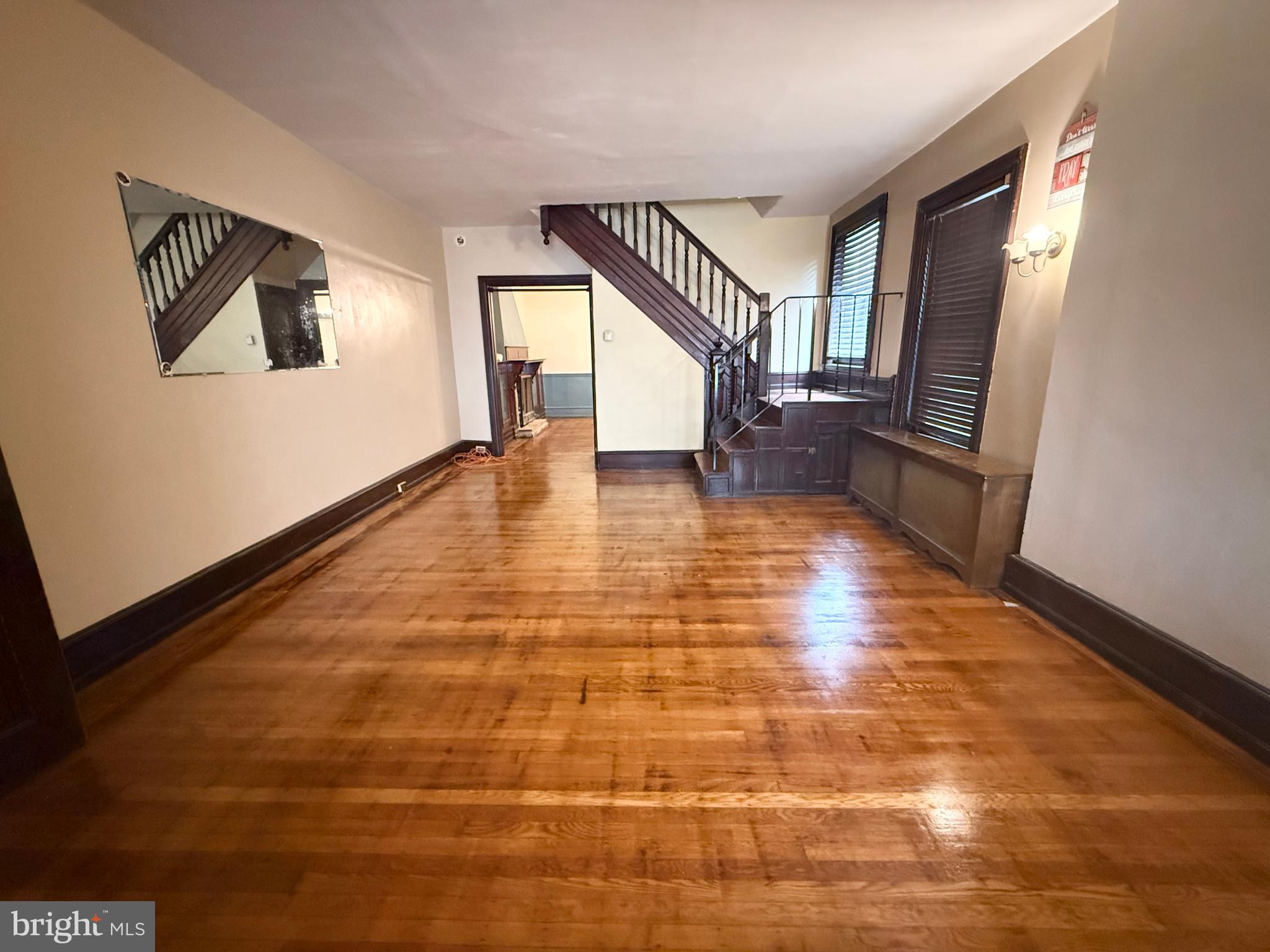 ELMWOOD PARK - Residential Lease