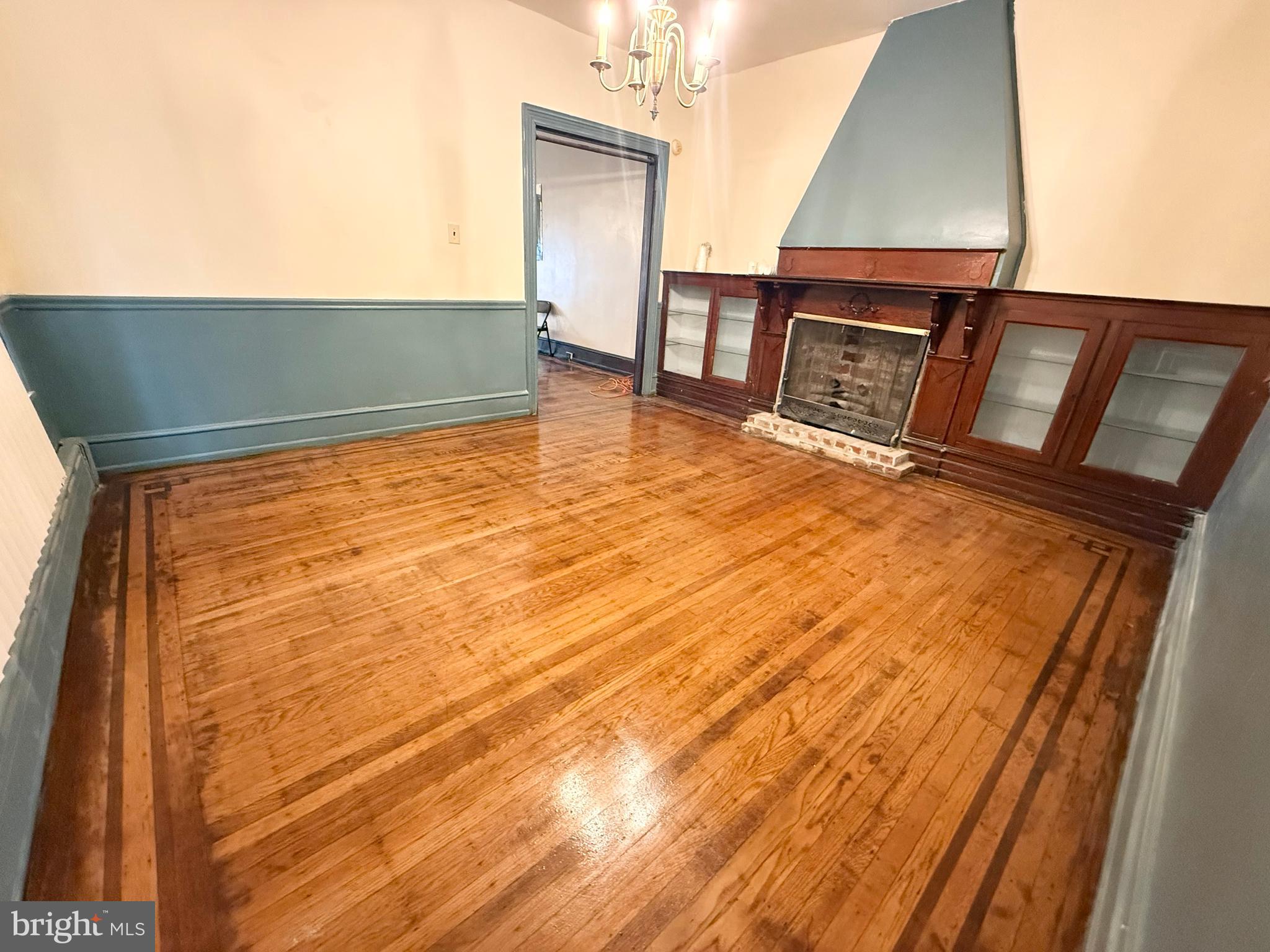 ELMWOOD PARK - Residential Lease