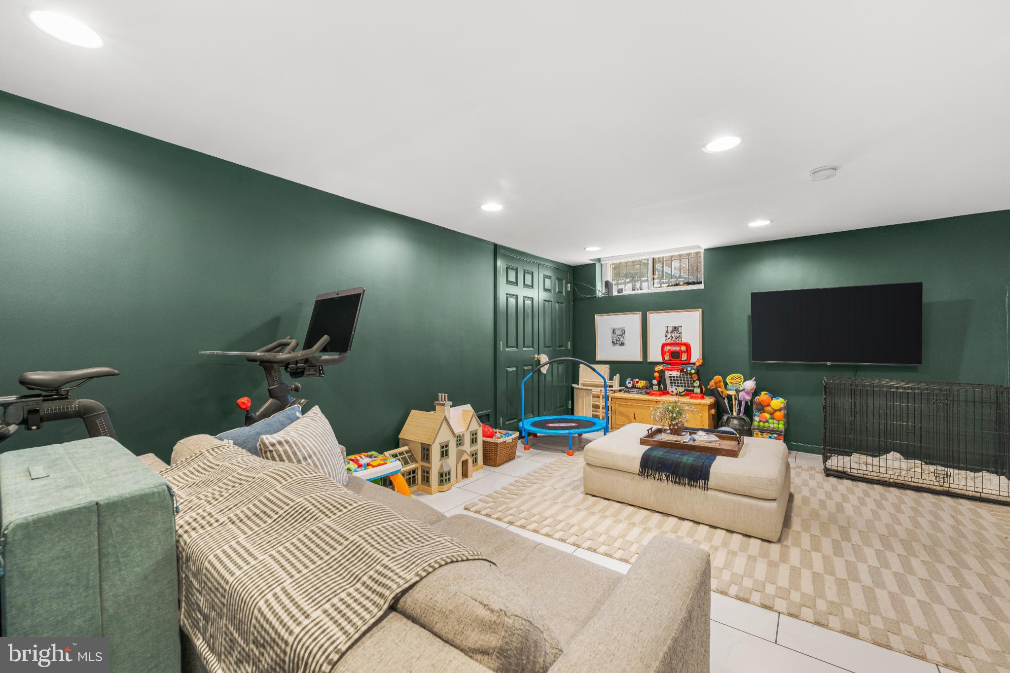 FAIRMOUNT - Residential