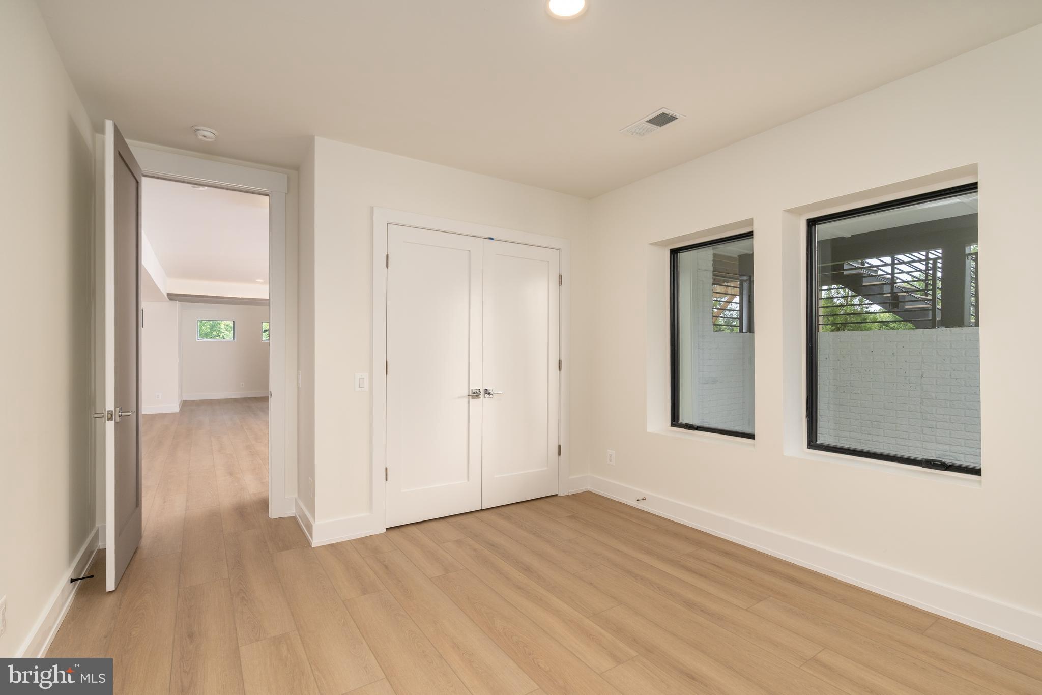 WESTBRIAR COUNTRY CLUB MANOR - Residential