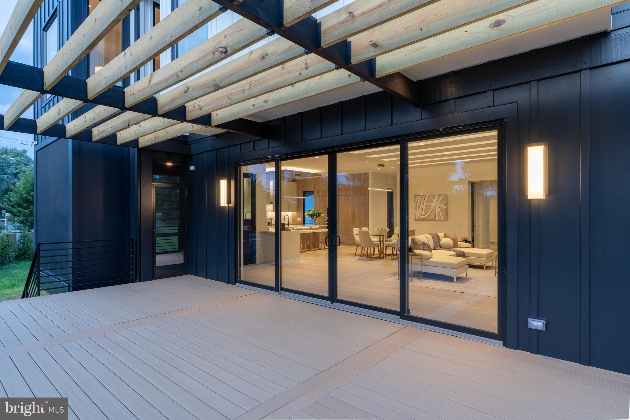 WESTBRIAR COUNTRY CLUB MANOR - Residential