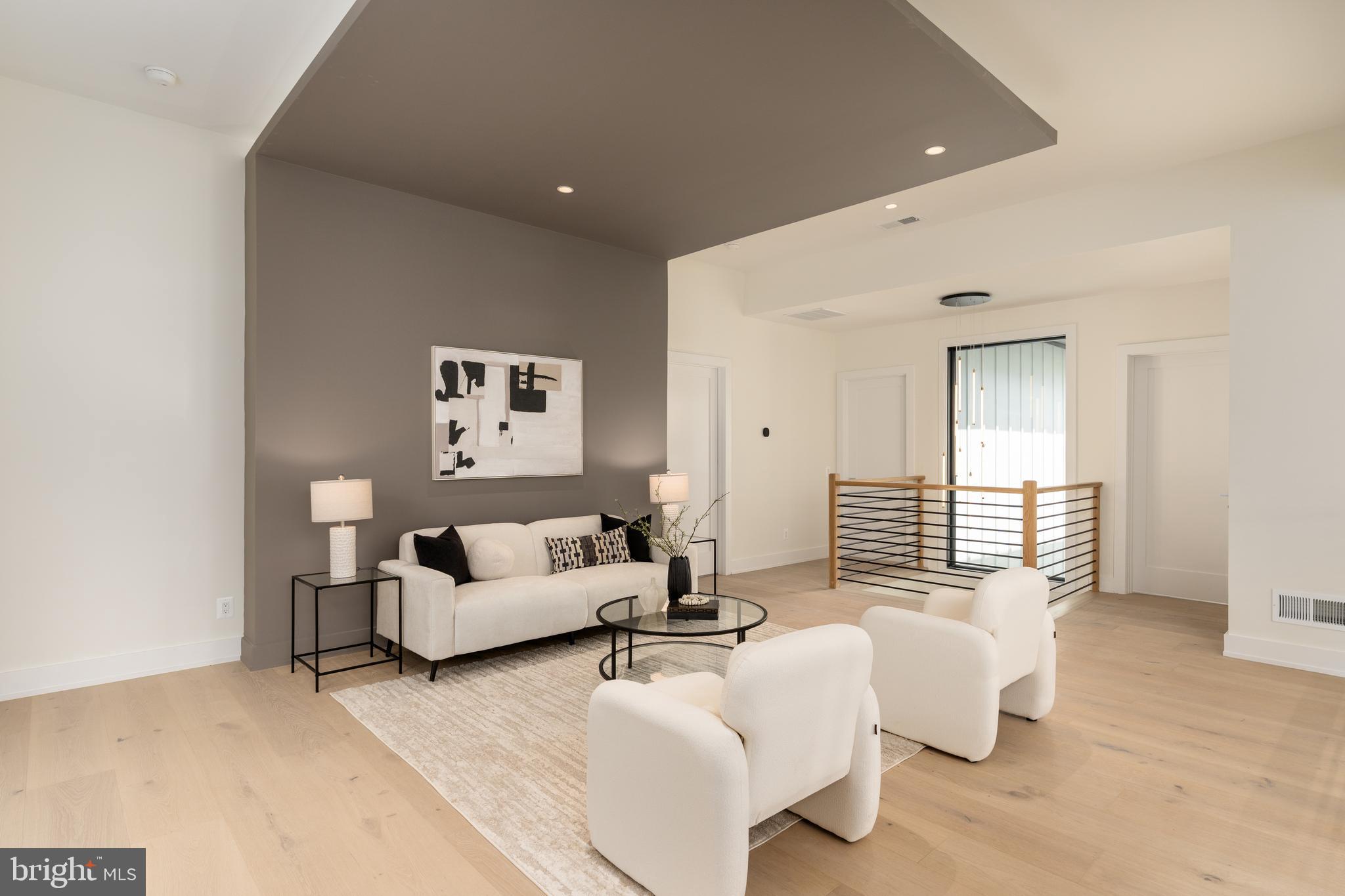 WESTBRIAR COUNTRY CLUB MANOR - Residential