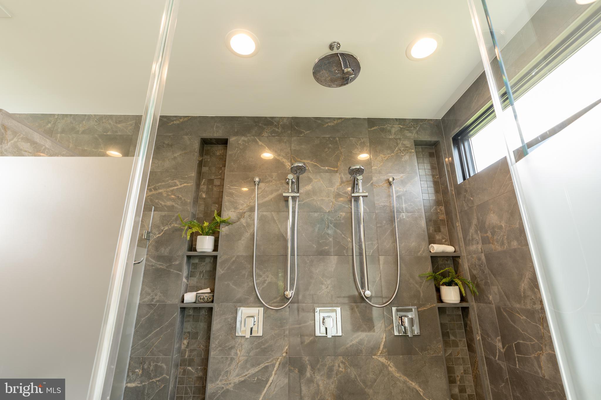 WESTBRIAR COUNTRY CLUB MANOR - Residential