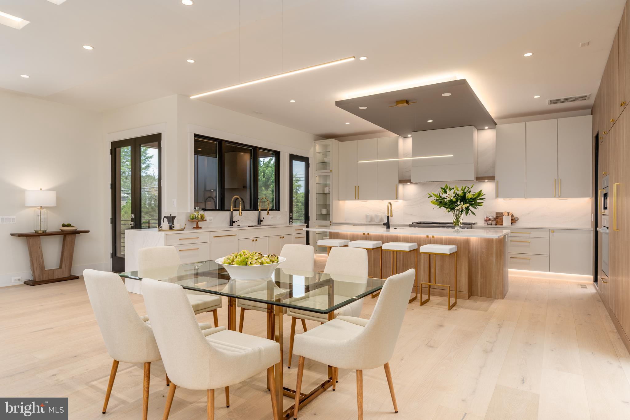 WESTBRIAR COUNTRY CLUB MANOR - Residential