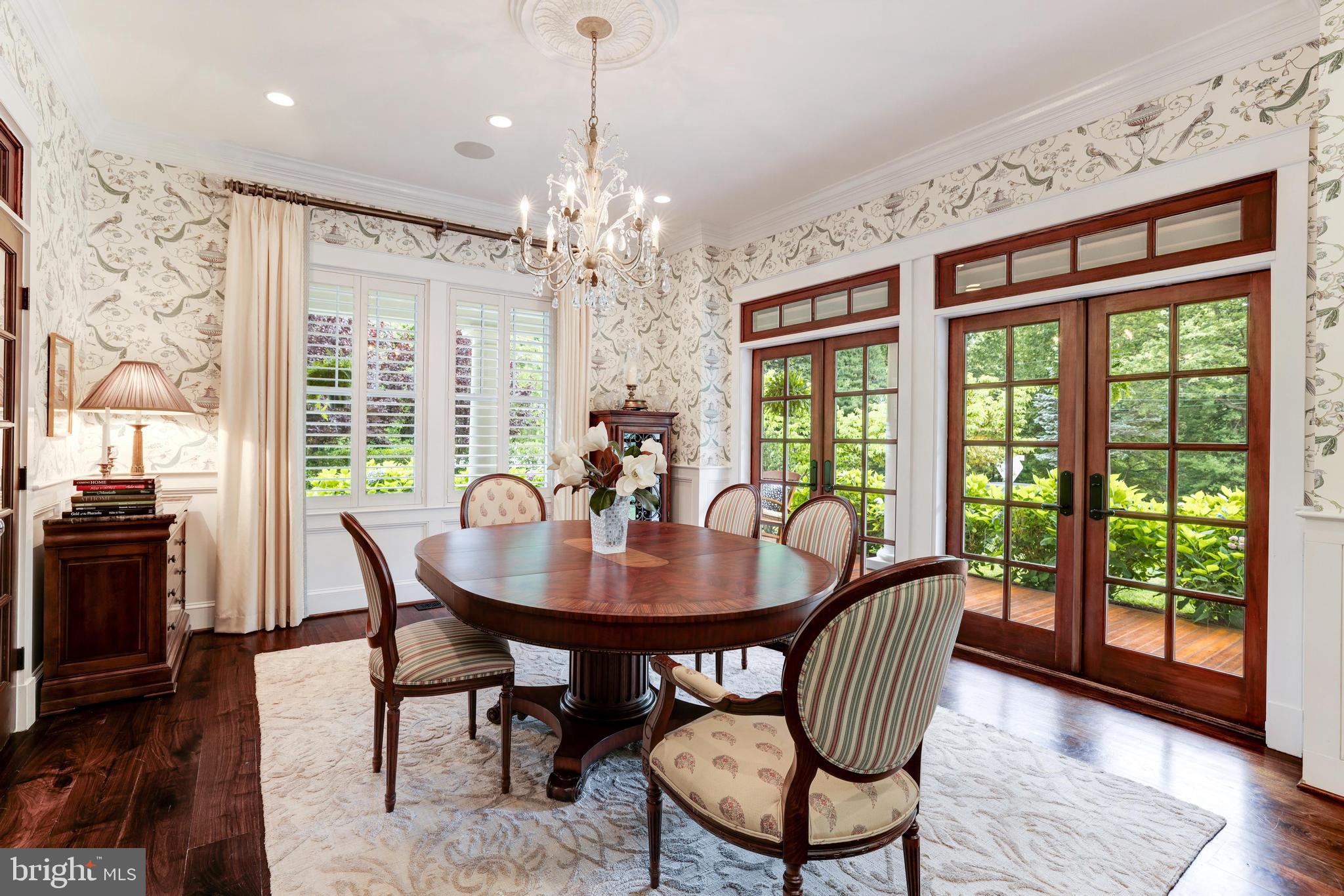 WILLIAMSBURG VILLAGE - Residential