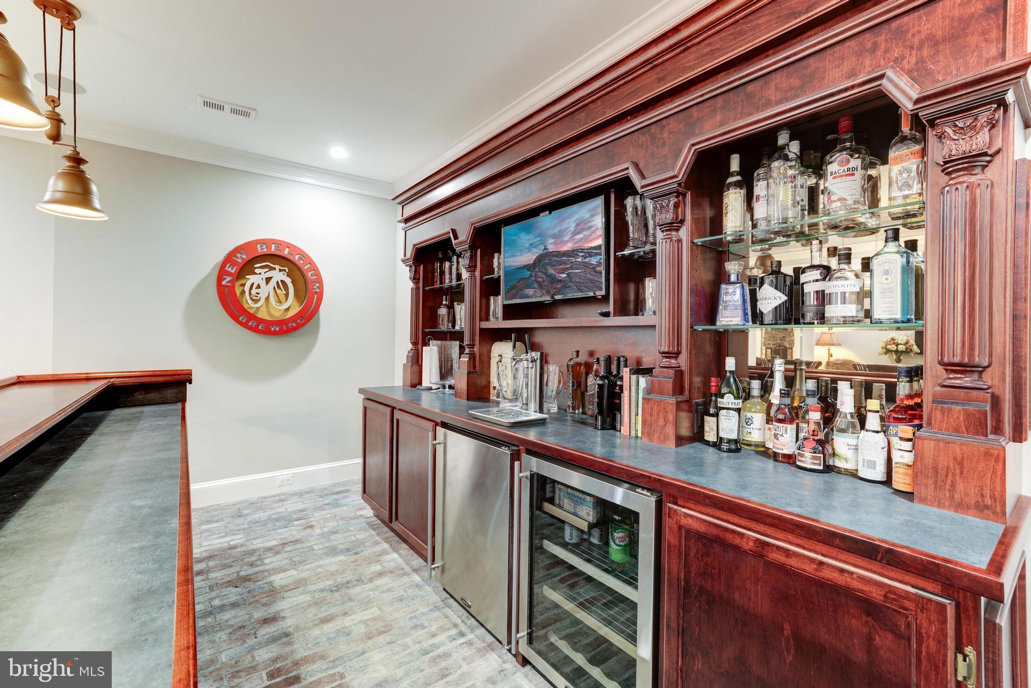 WILLIAMSBURG VILLAGE - Residential