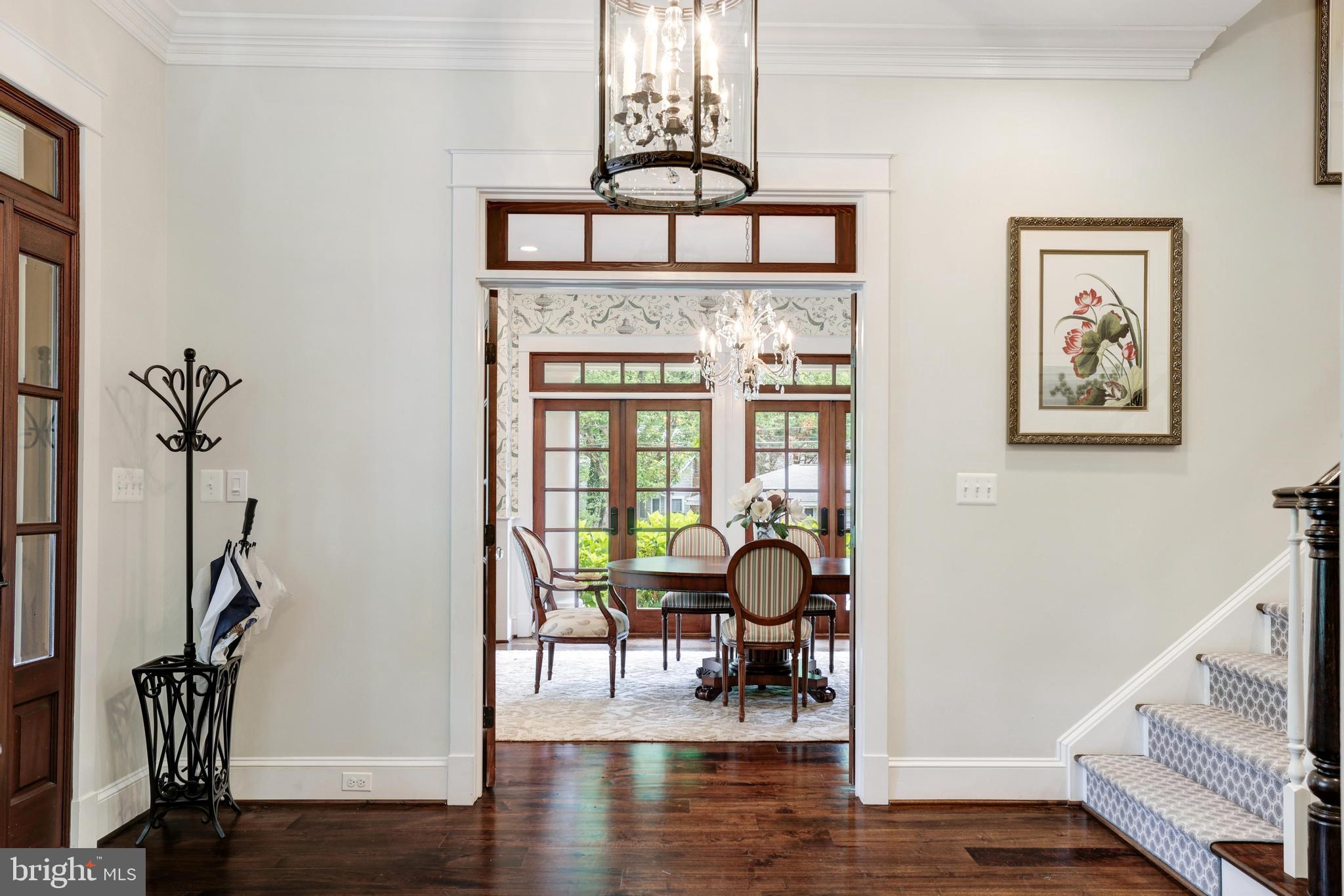 WILLIAMSBURG VILLAGE - Residential