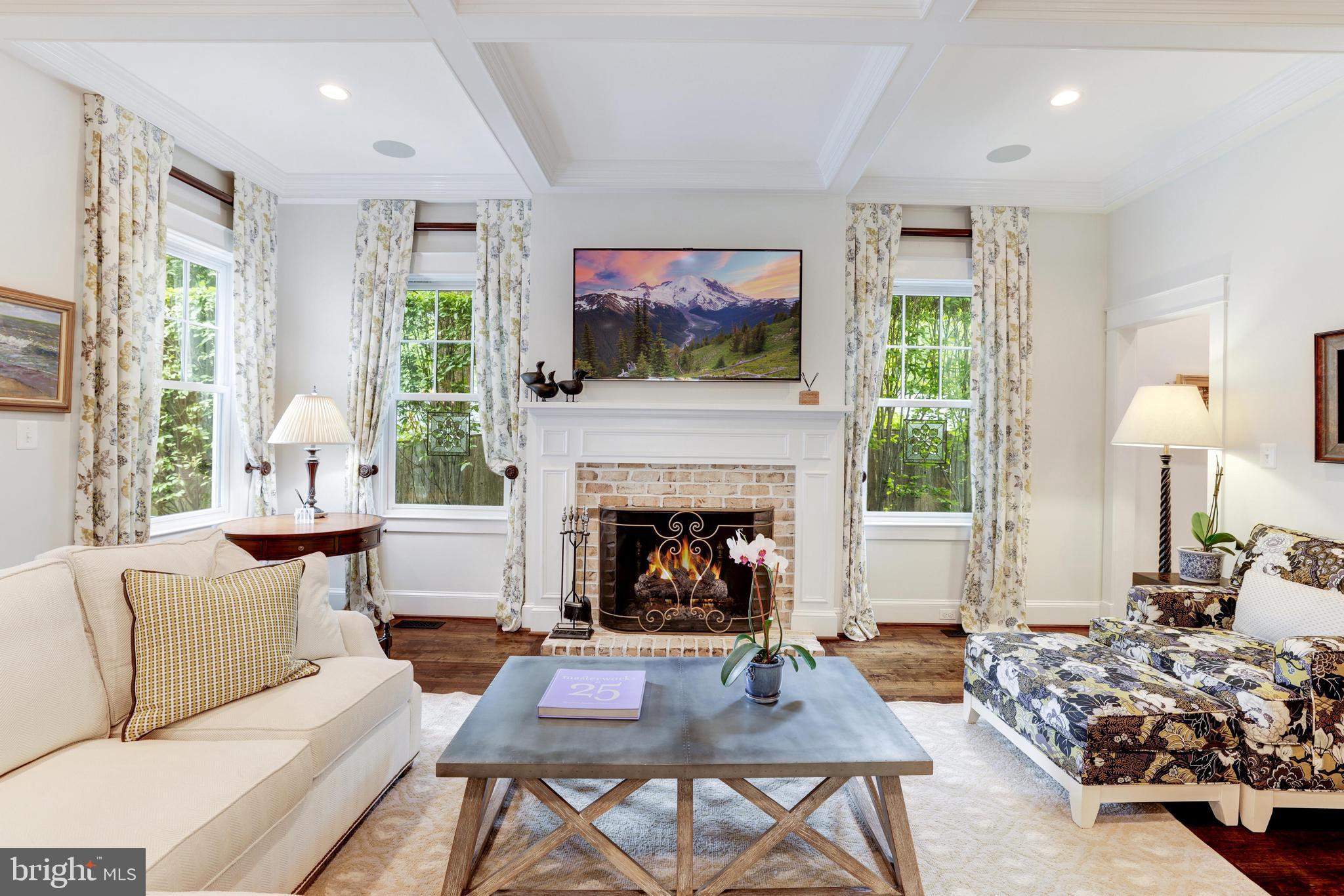 WILLIAMSBURG VILLAGE - Residential