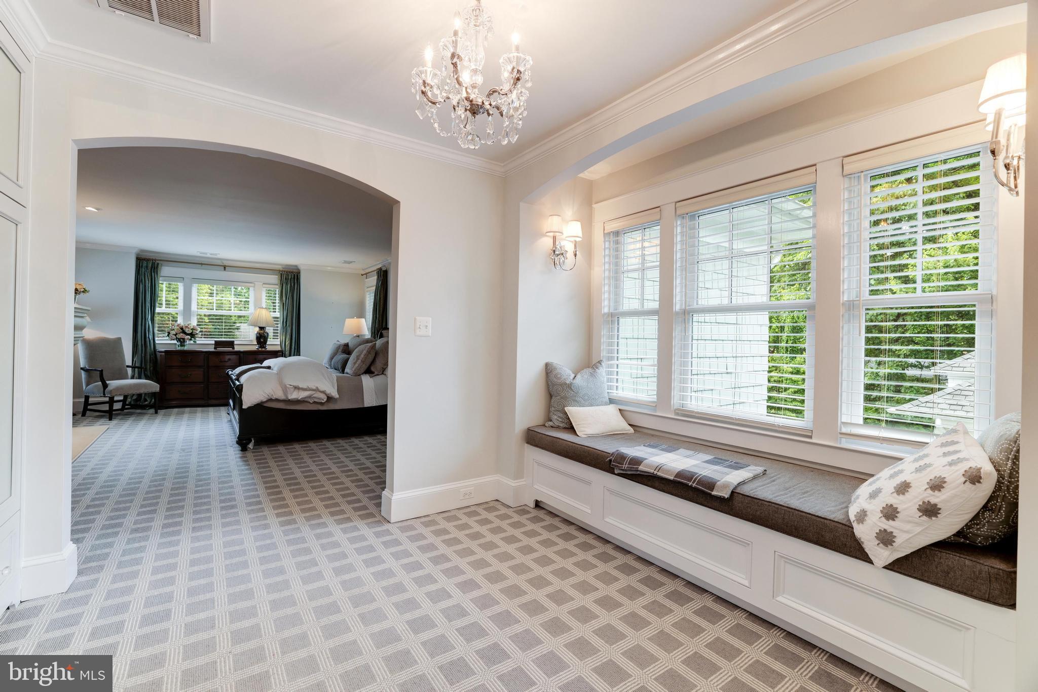 WILLIAMSBURG VILLAGE - Residential