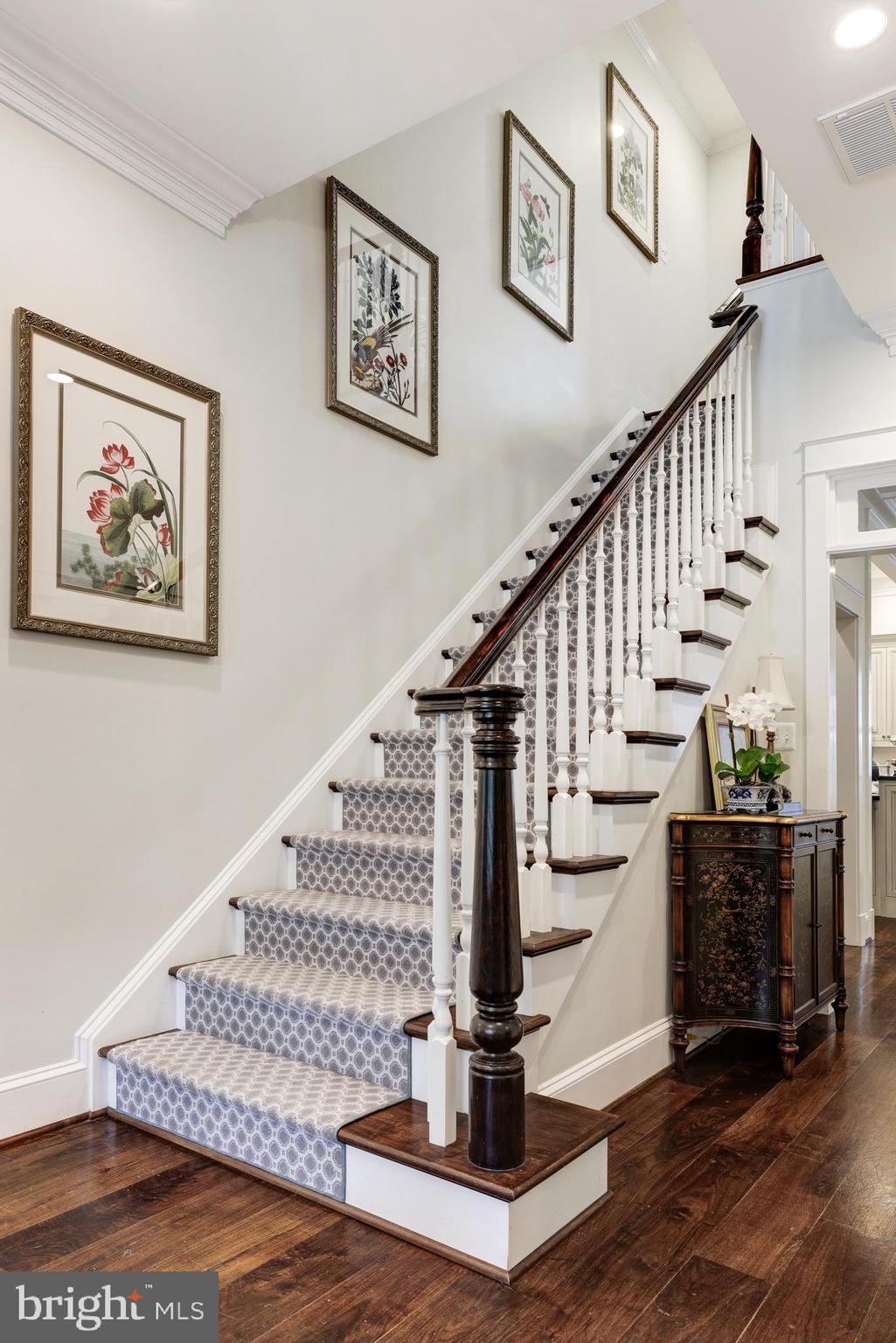 WILLIAMSBURG VILLAGE - Residential