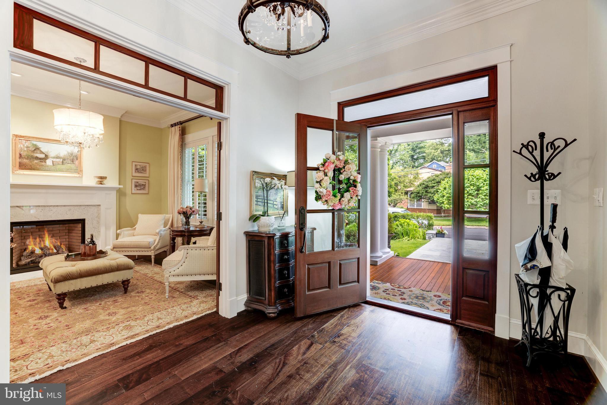 WILLIAMSBURG VILLAGE - Residential