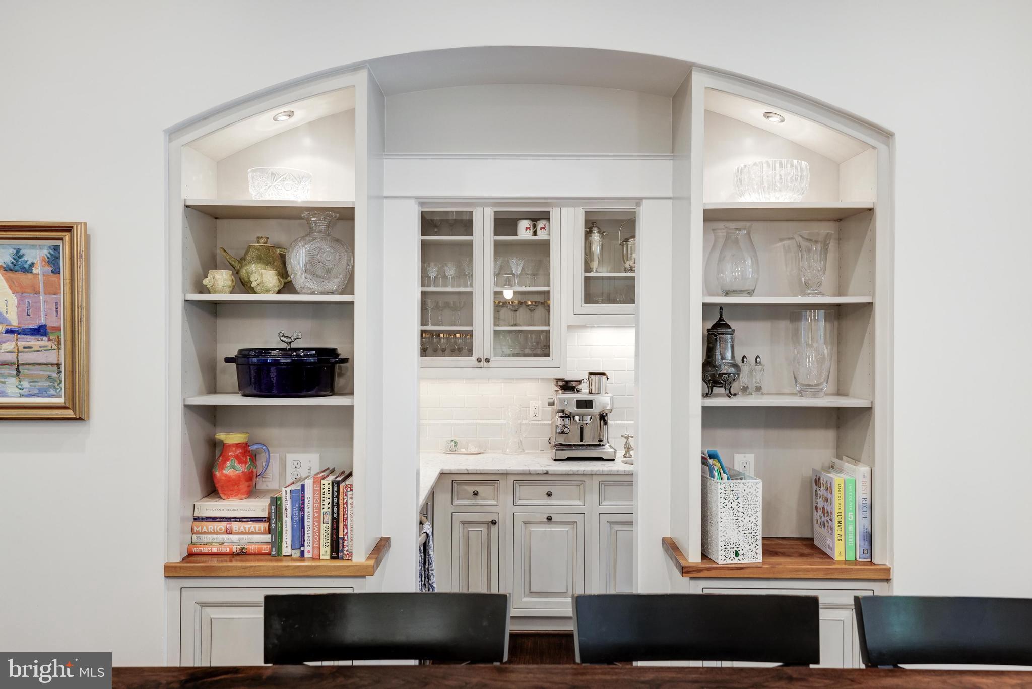 WILLIAMSBURG VILLAGE - Residential