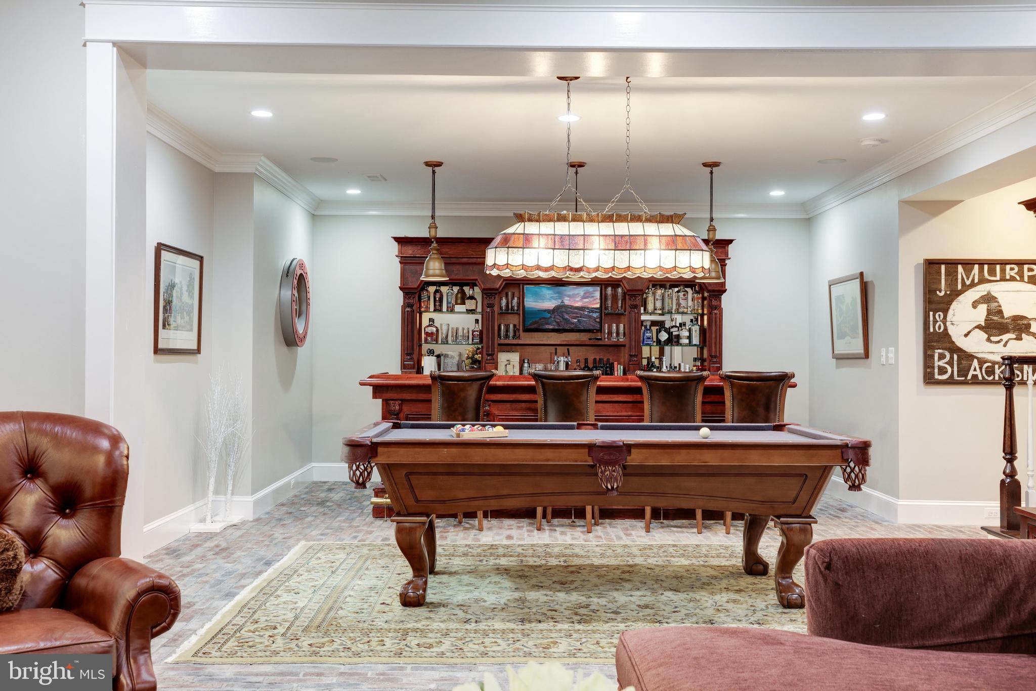 WILLIAMSBURG VILLAGE - Residential