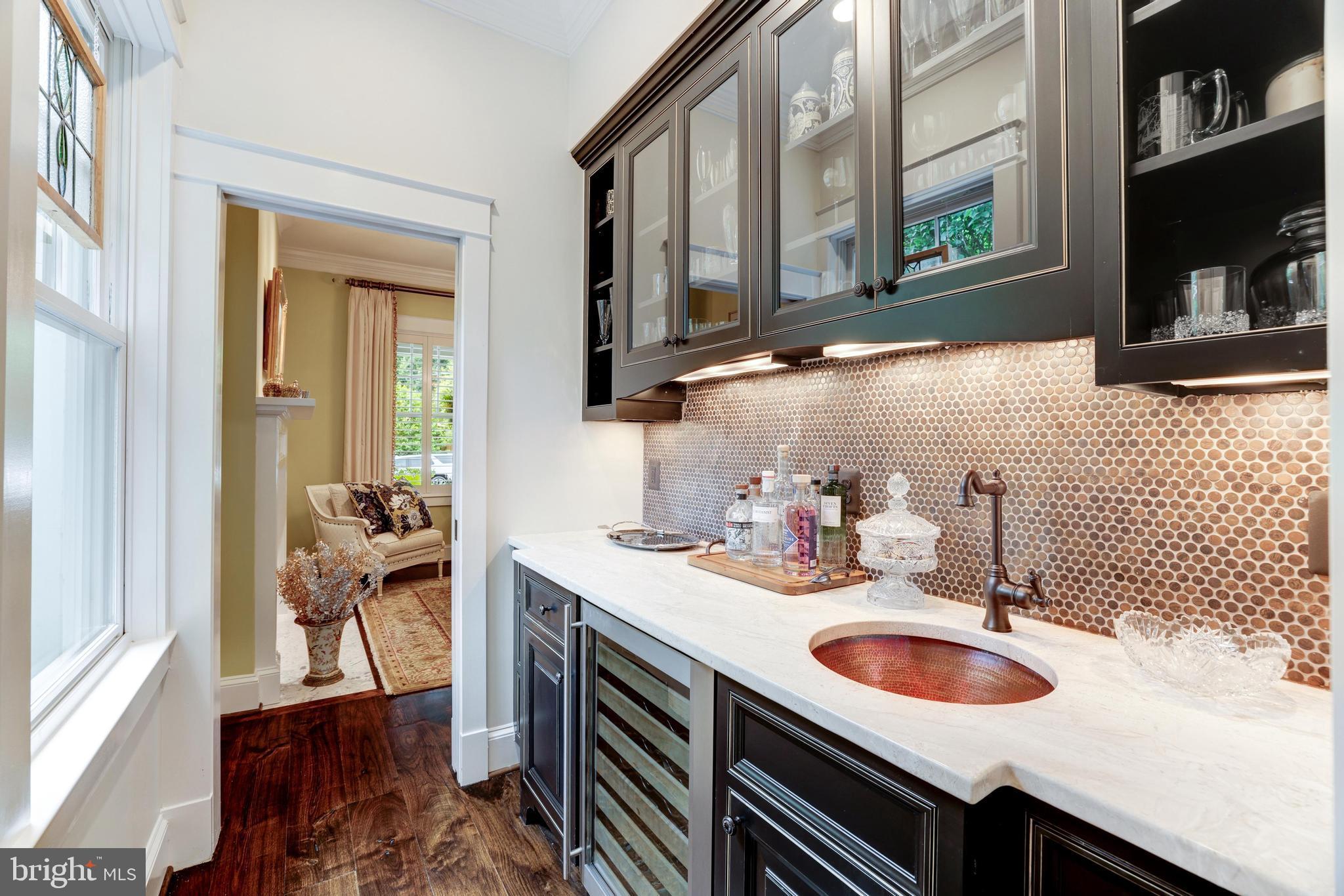 WILLIAMSBURG VILLAGE - Residential