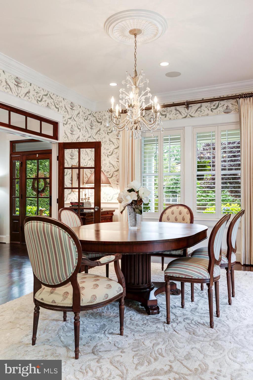 WILLIAMSBURG VILLAGE - Residential